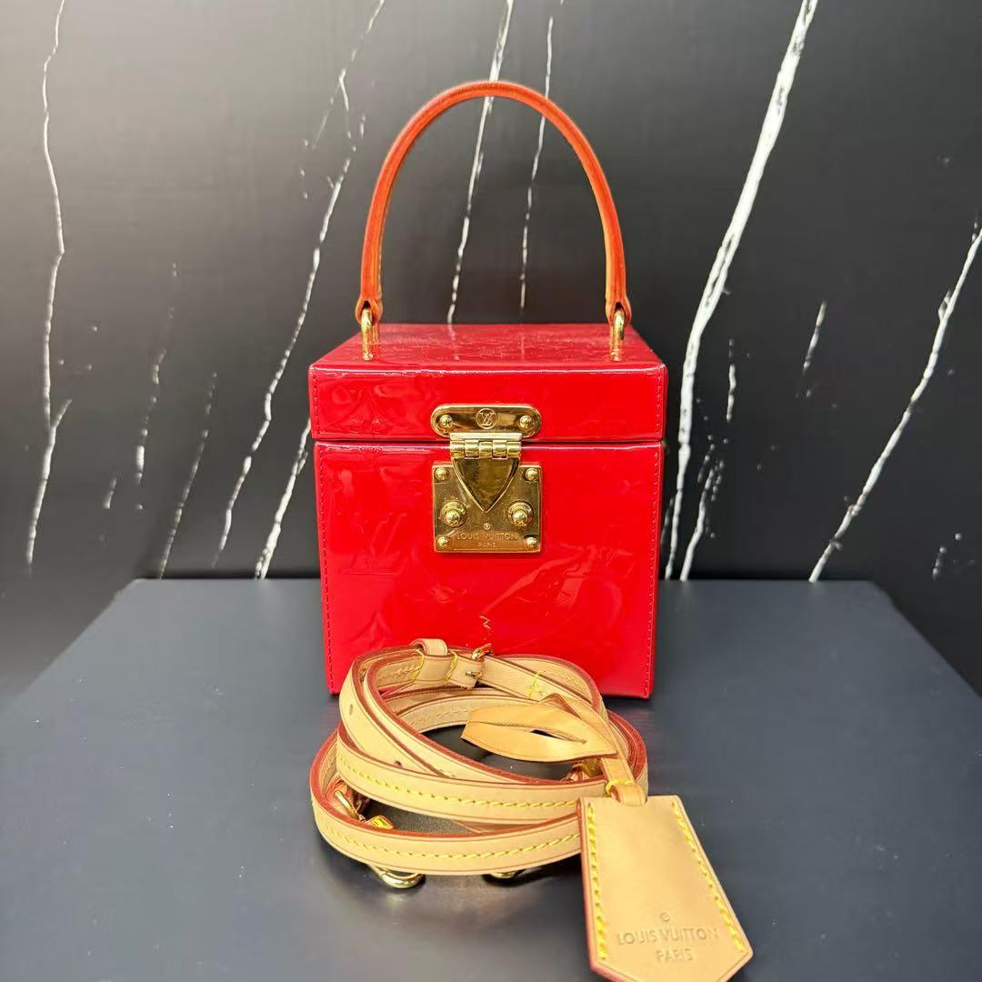 【#473】Pre-owned Louis Vuitton Bleecker Box Red MM Medium Size Patent Leather Shoulder Bag BJ1101904048 