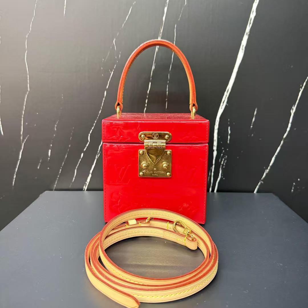 【#473】Pre-owned Louis Vuitton Bleecker Box Red MM Medium Size Patent Leather Shoulder Bag BJ1101904048 