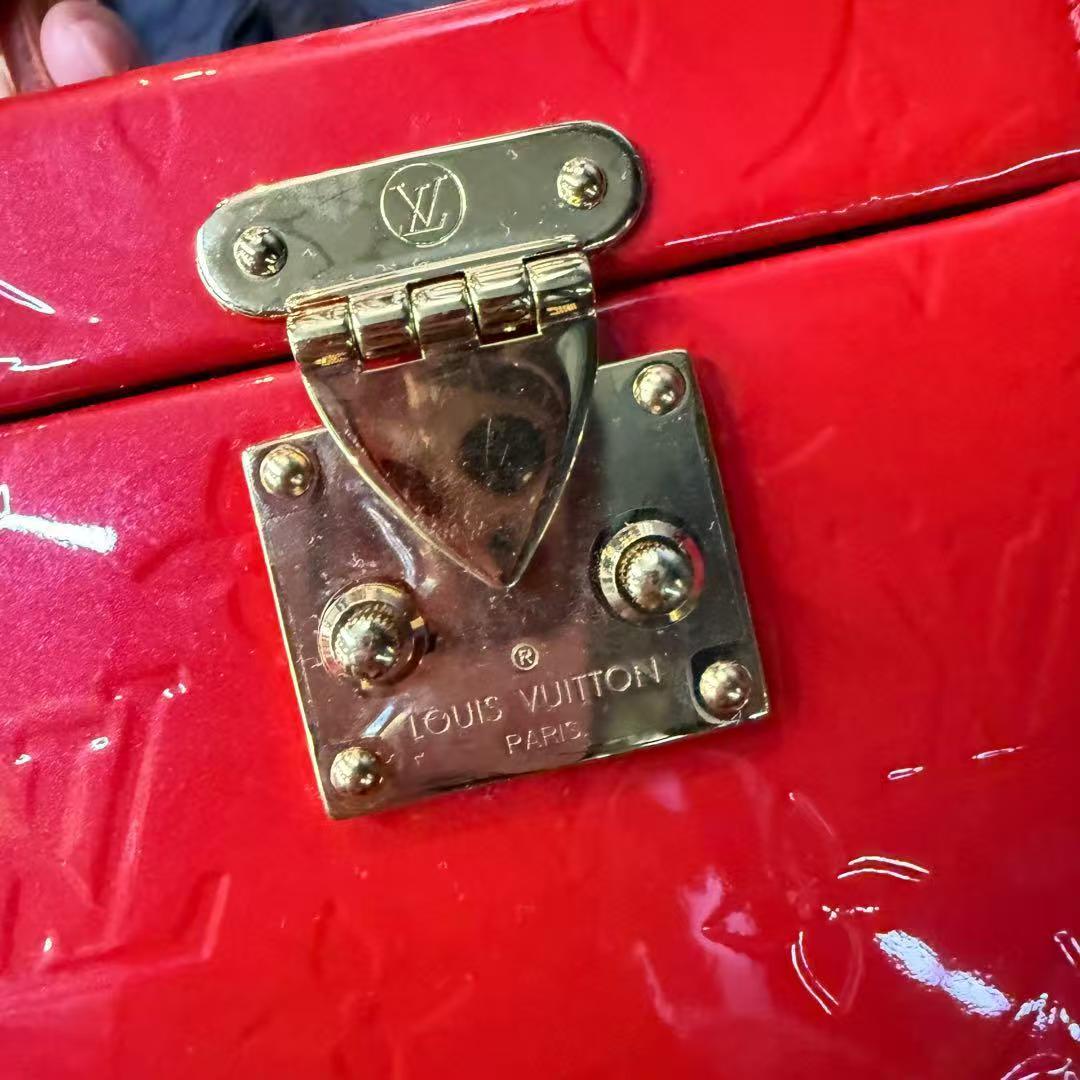 【#473】Pre-owned Louis Vuitton Bleecker Box Red MM Medium Size Patent Leather Shoulder Bag BJ1101904048 