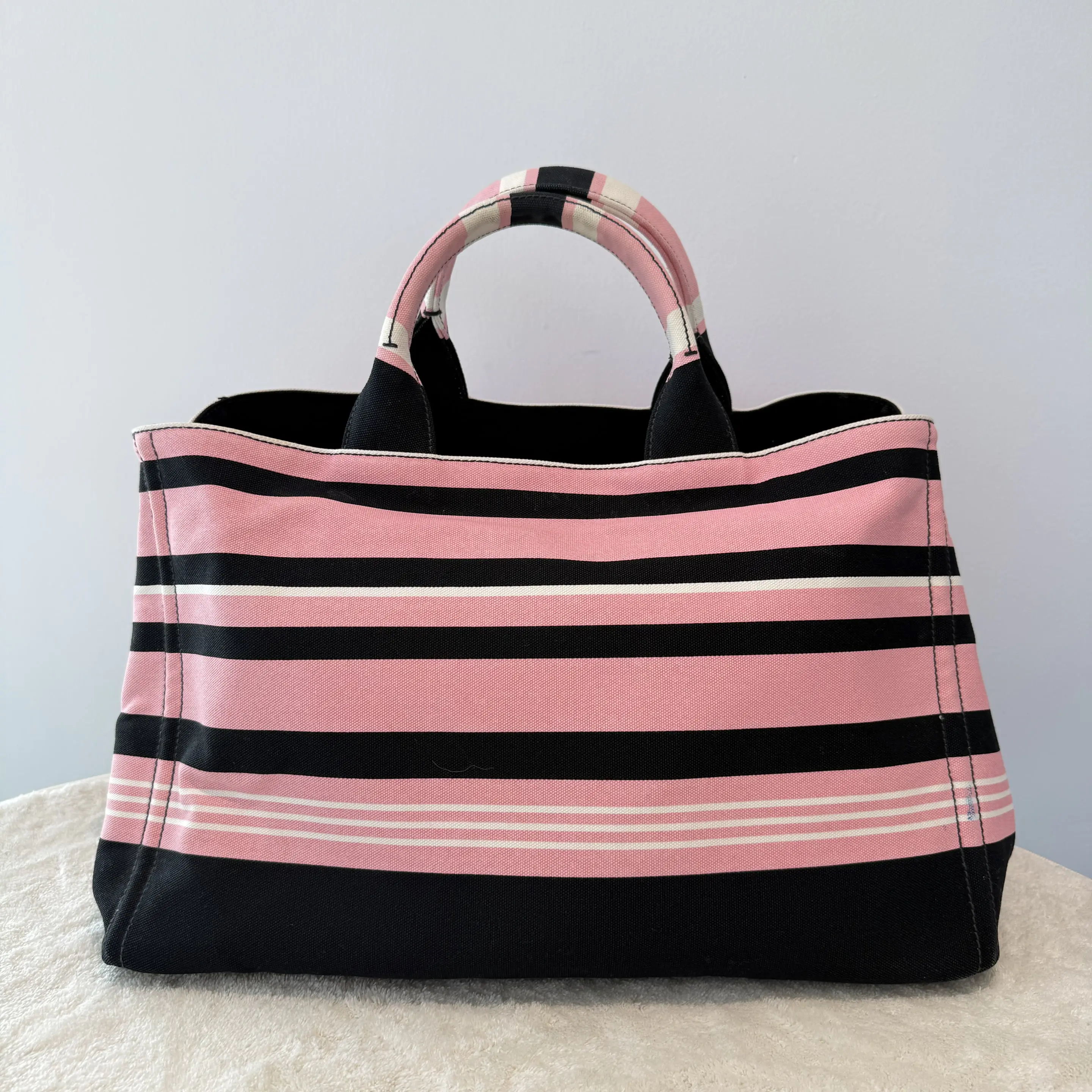 【#450】Pre-owned PRADA Striped Beach Pink&Black Canvas Tote Bags BJ1109904027 