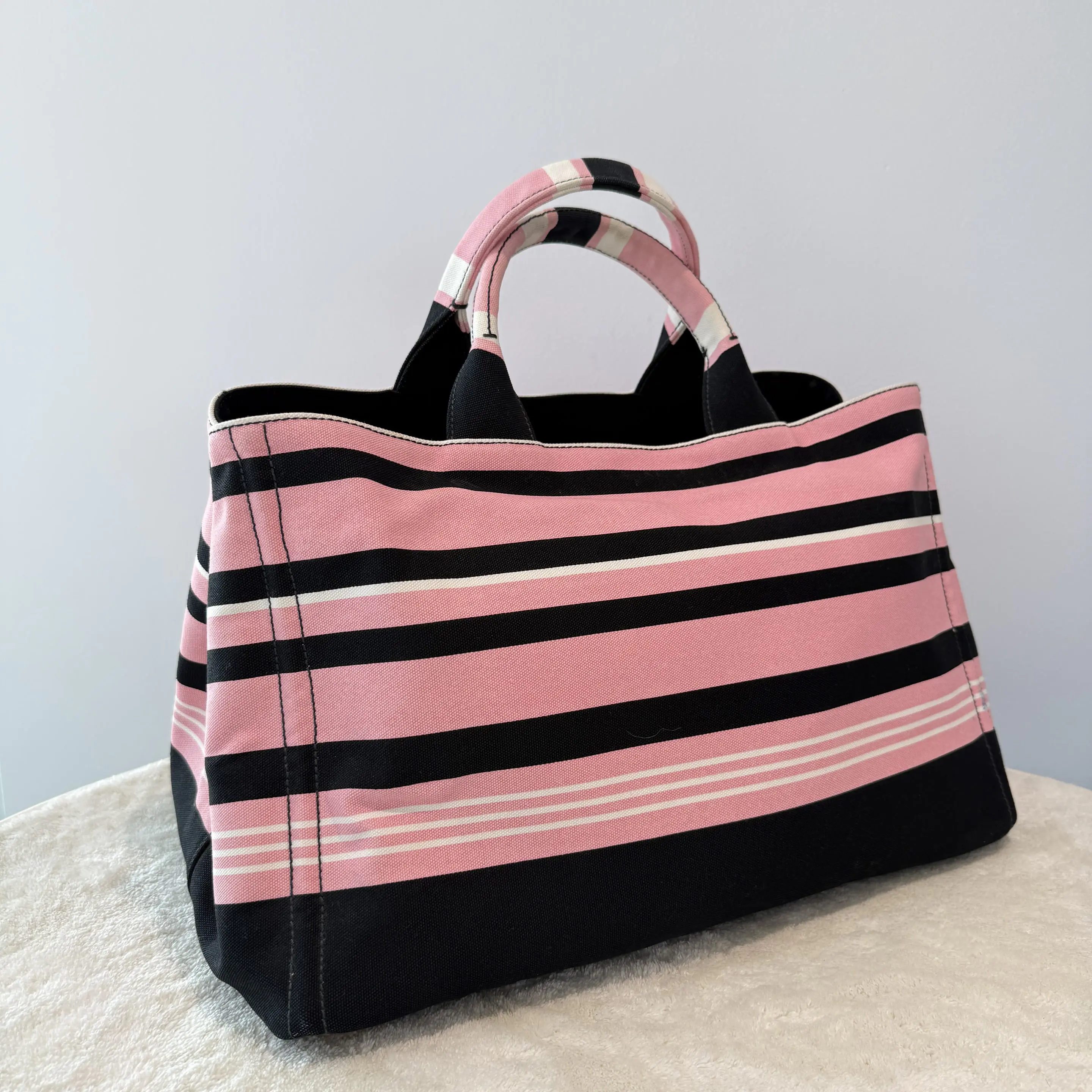 【#450】Pre-owned PRADA Striped Beach Pink&Black Canvas Tote Bags BJ1109904027 