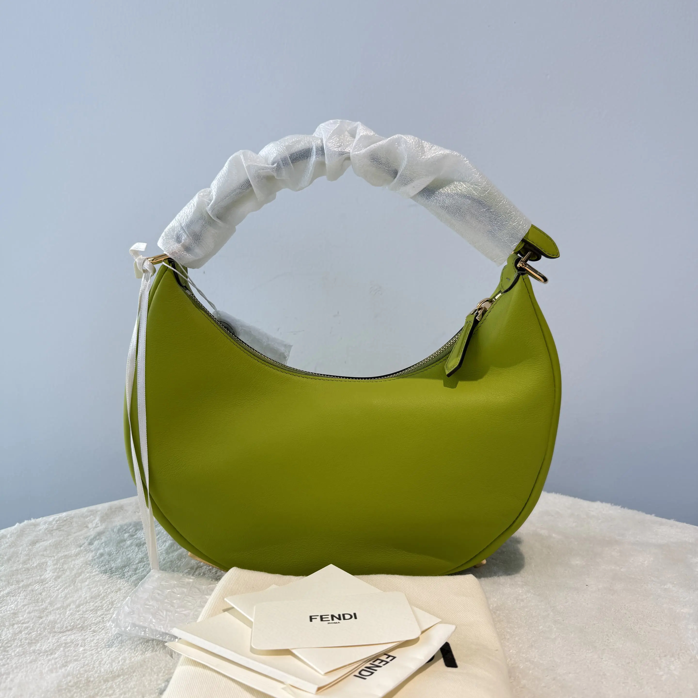 【#495】Pre-owned FENDl Fendigraphy Small Size Calfskin Shoulder Bags BJ110220406