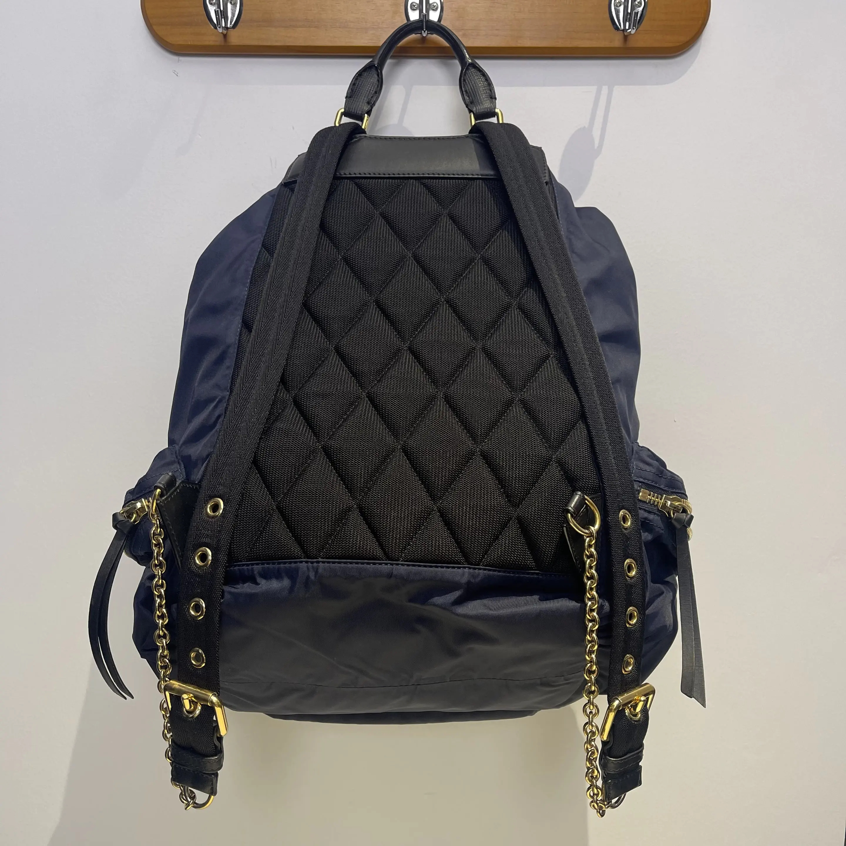 【#449】Pre-owned BURBERRY The Rucksack Large Size Nylon Backpacks BJ1109904028 