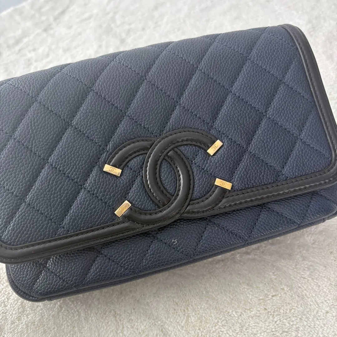 【#545】Pre-owned CHANEL Classic Flap Filigree Medium Size Caviar Calfskin Shoulder Bag BJ11017&18050136 