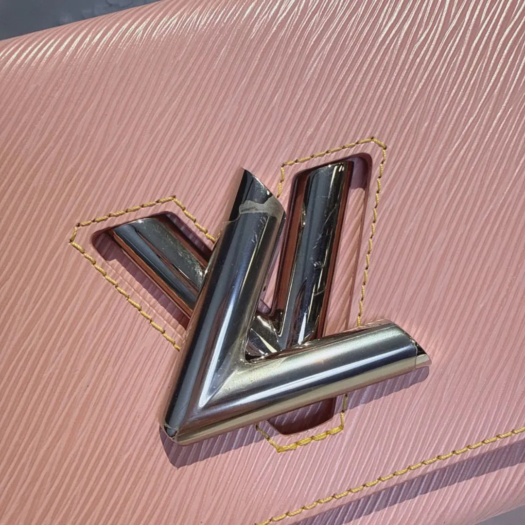 【#582】Pre-owned Louis Vuitton Twist Pink Calfskin Shoulder Bag BJ110180407