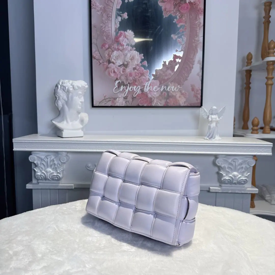 【#471】Pre-owned BOTTEGA VENETA Padded Cassette Purple Medium 15 Lambskin Shoulder Bag BJ1102104045 