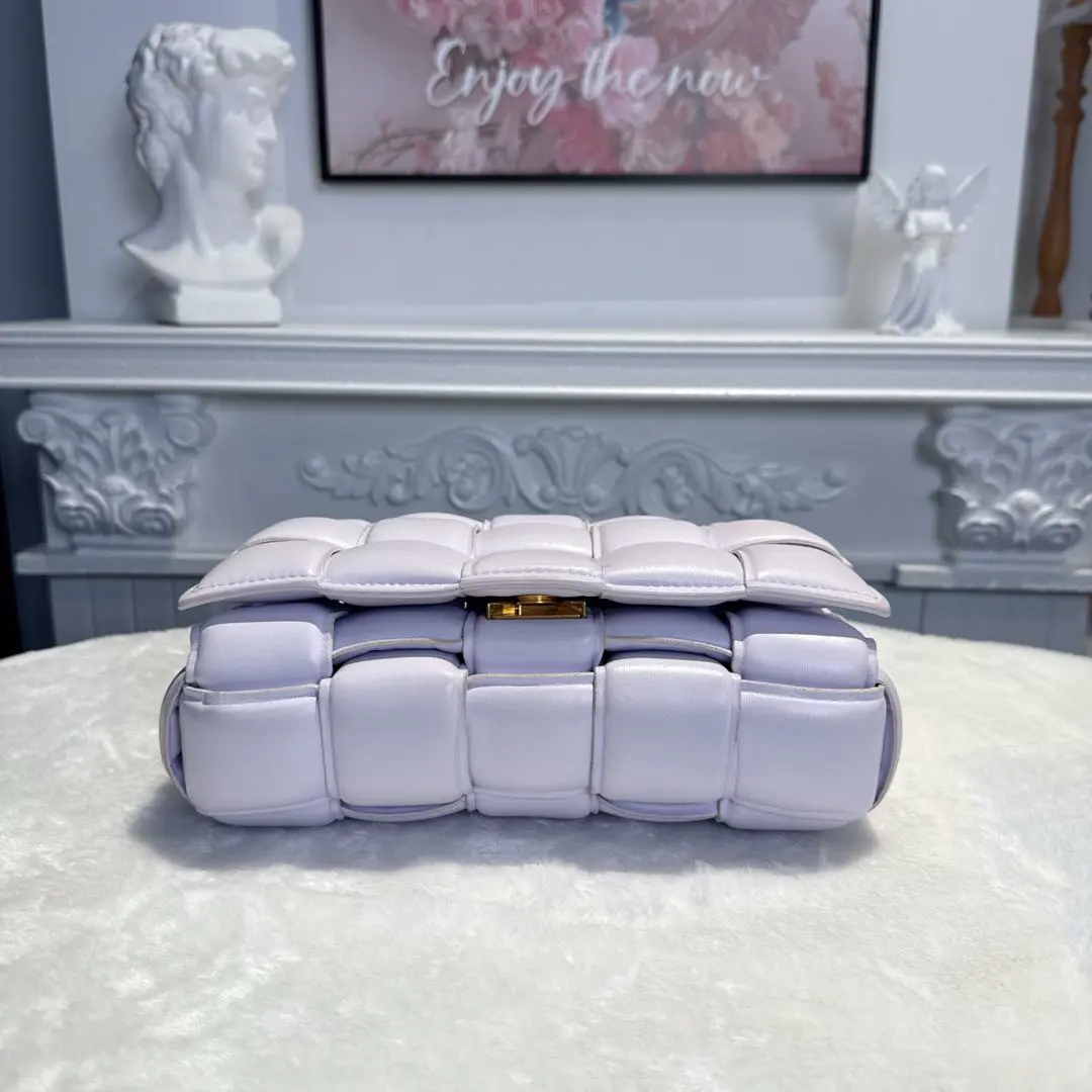 【#471】Pre-owned BOTTEGA VENETA Padded Cassette Purple Medium 15 Lambskin Shoulder Bag BJ1102104045 