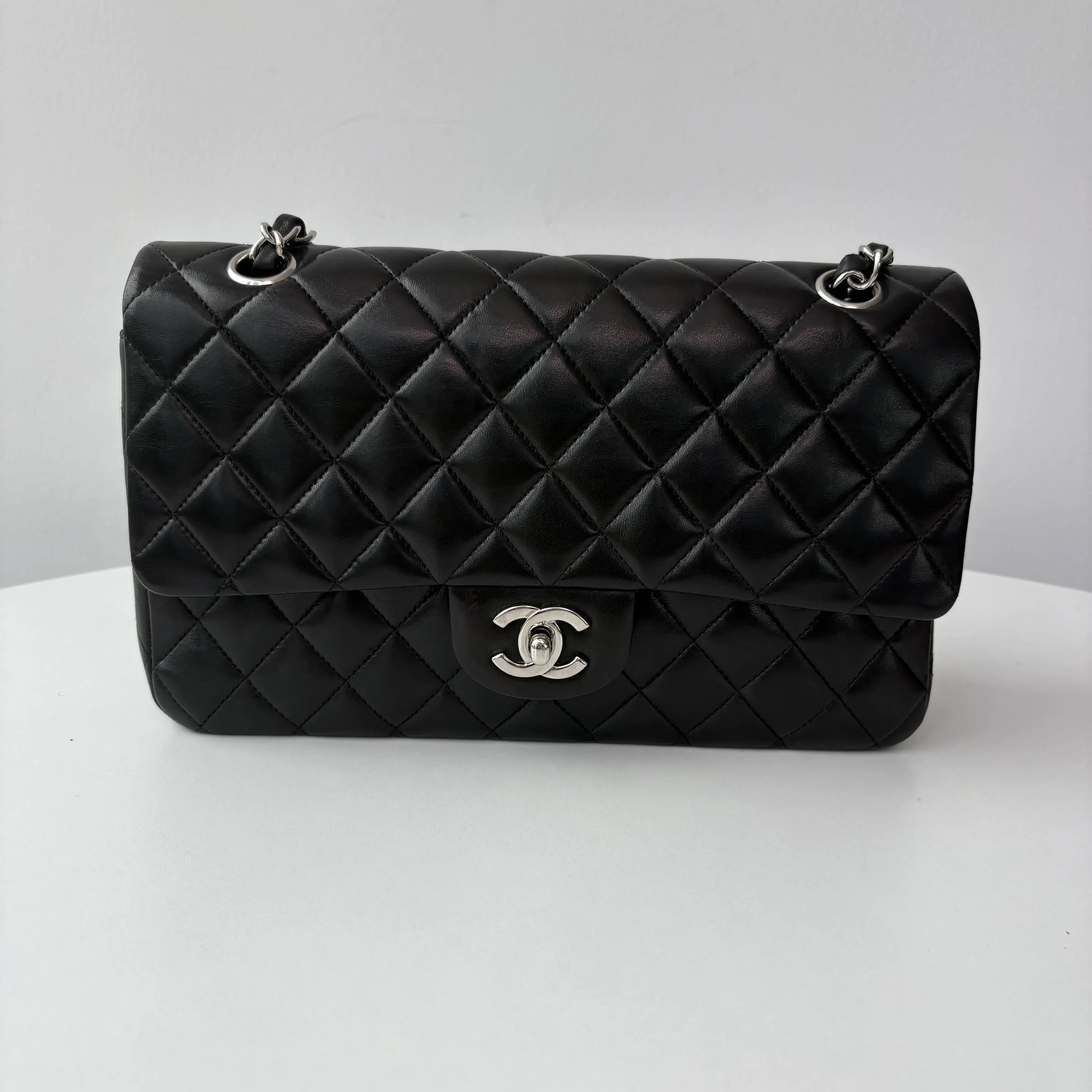【437】Pre-owned Chanel BJ11008050245 Classic Flap Black Double Flap Lambskin Shoulder Bag 