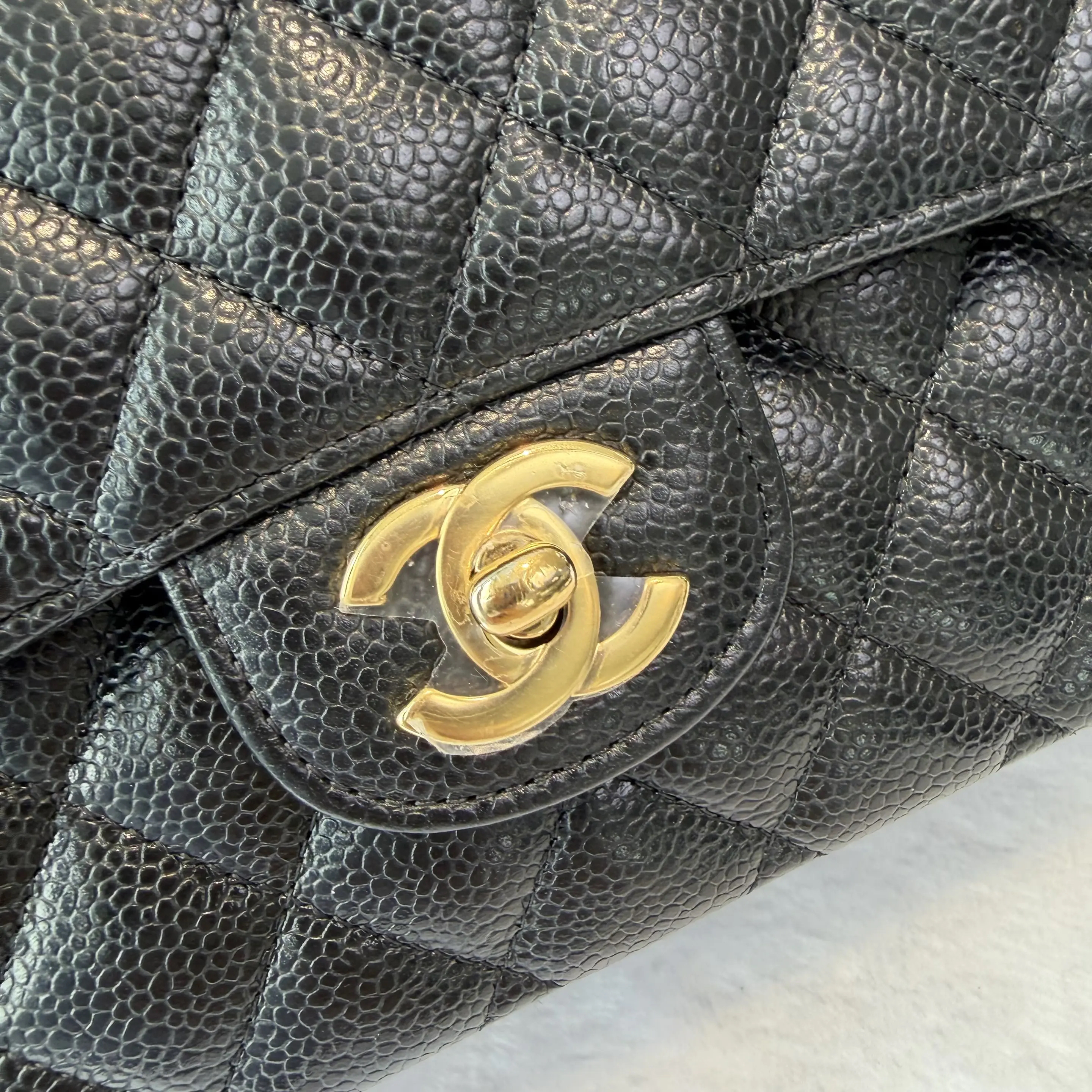 【#584】Pre-owned Chanel Classic Flap Black Caviar Calfskin Shoulder Bag BJ1109905041