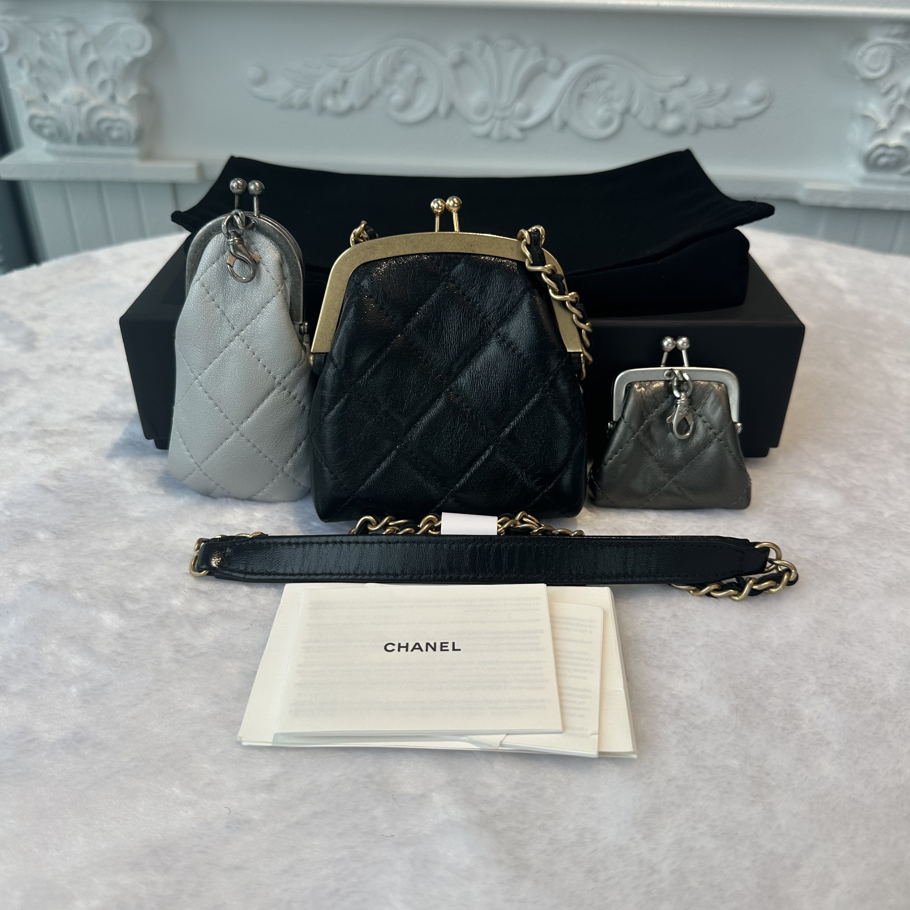 【#771】Pre-owned Chanel 22A Black Calfskin Shoulder Bag BJ110MC050148