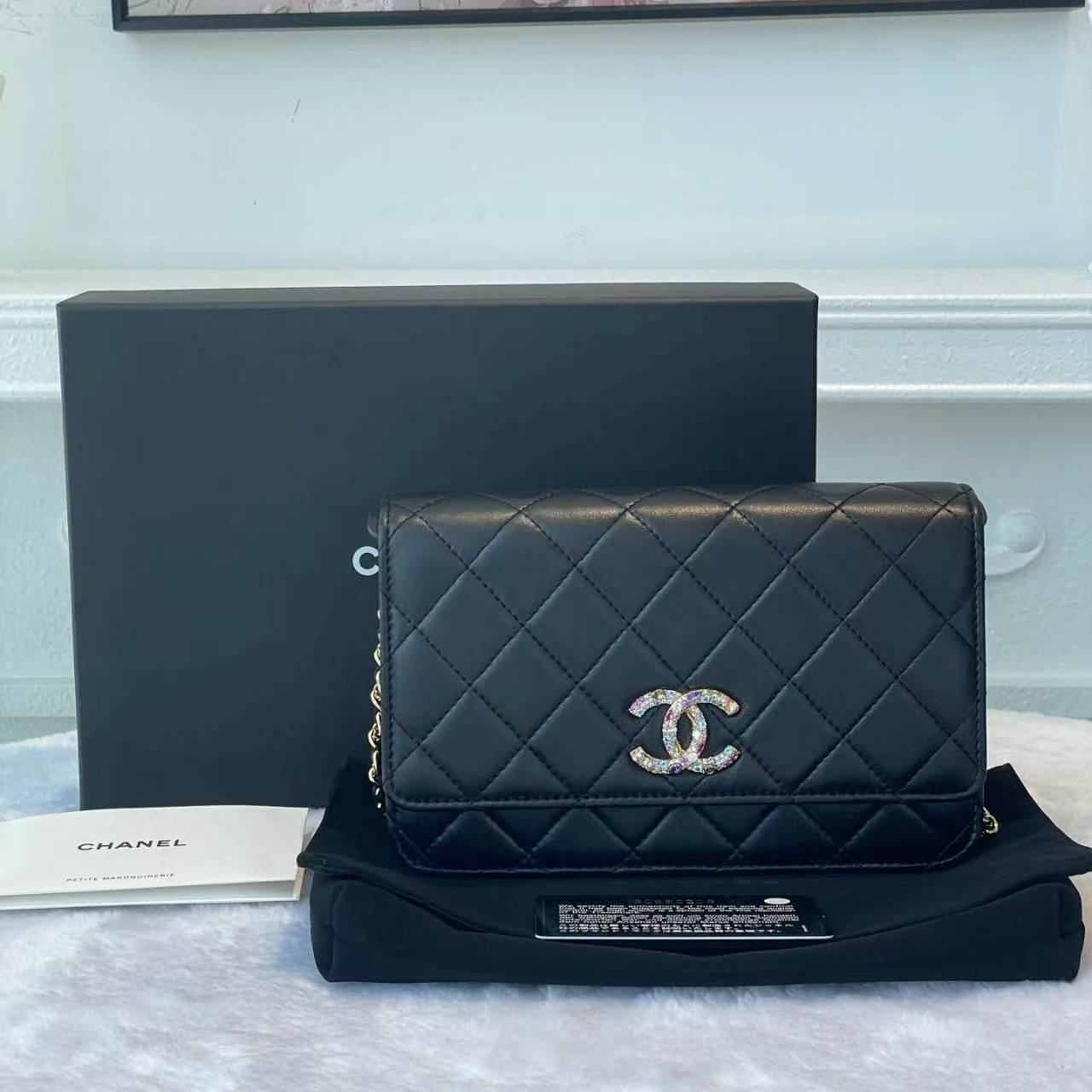 【#828】Pre-owned ChanelWoc Black Lambskin Shoulder Bags BJ11020050145 