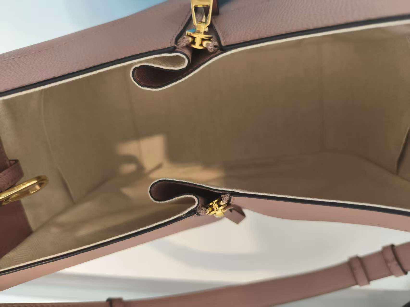 【#578】Pre-owned LOEWE Hammock Pm Sand Calfskin Shoulder Bags BJ110990406