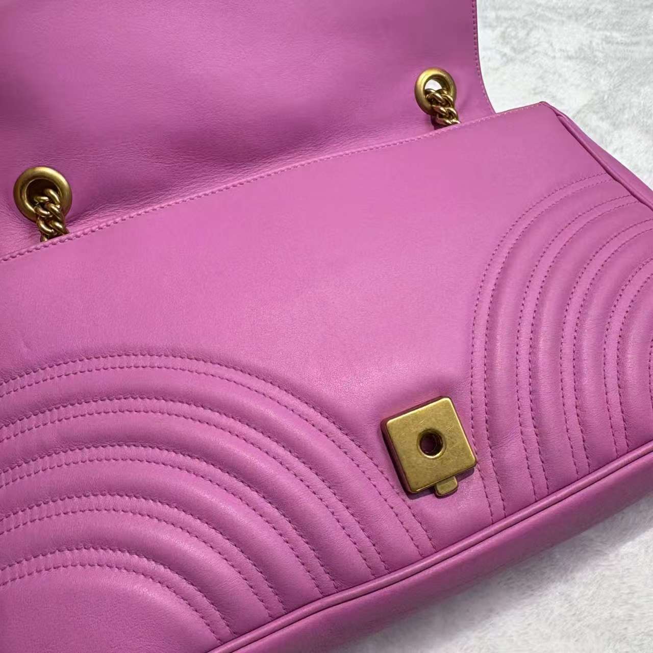 【#722】Pre-owned Gucci Marmont  Pink&Purple Calfskin 31 Crossbody bag BJ1101404045