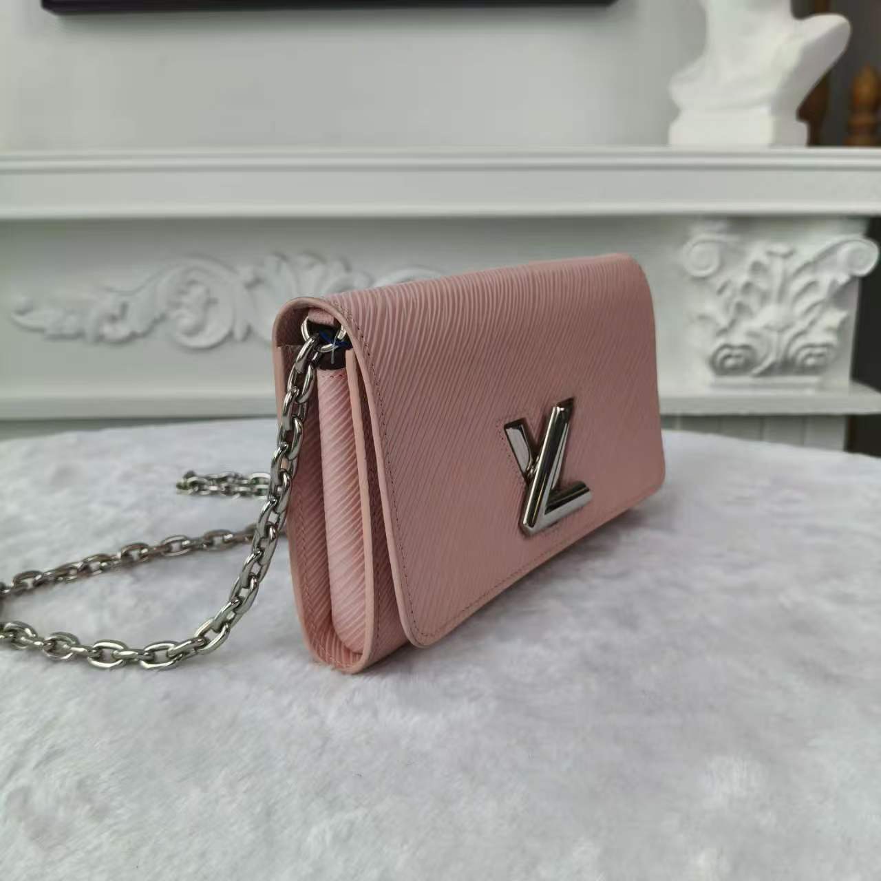 【#746】Pre-owend Louis Vuitton Twist WOC Pink Epi Shoulder Bag BJ1101904045