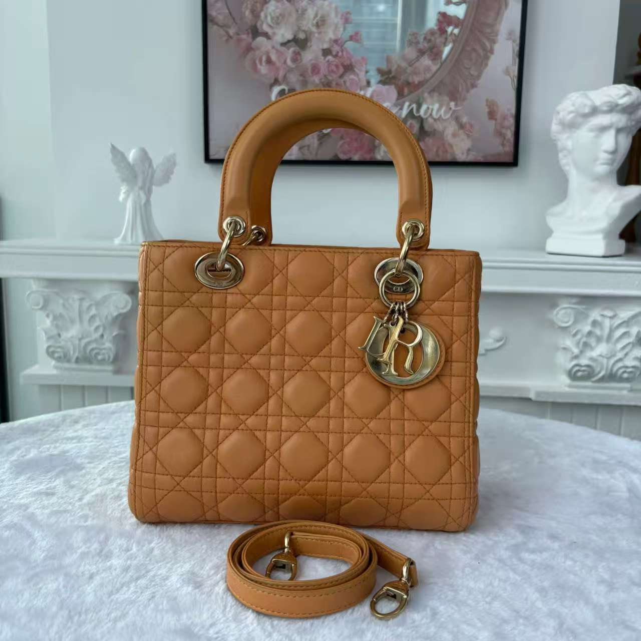 【#750】Pre-owend Dior Lady Dior Medium Yellow Lambskin Shoulder Bag BJ11012040135