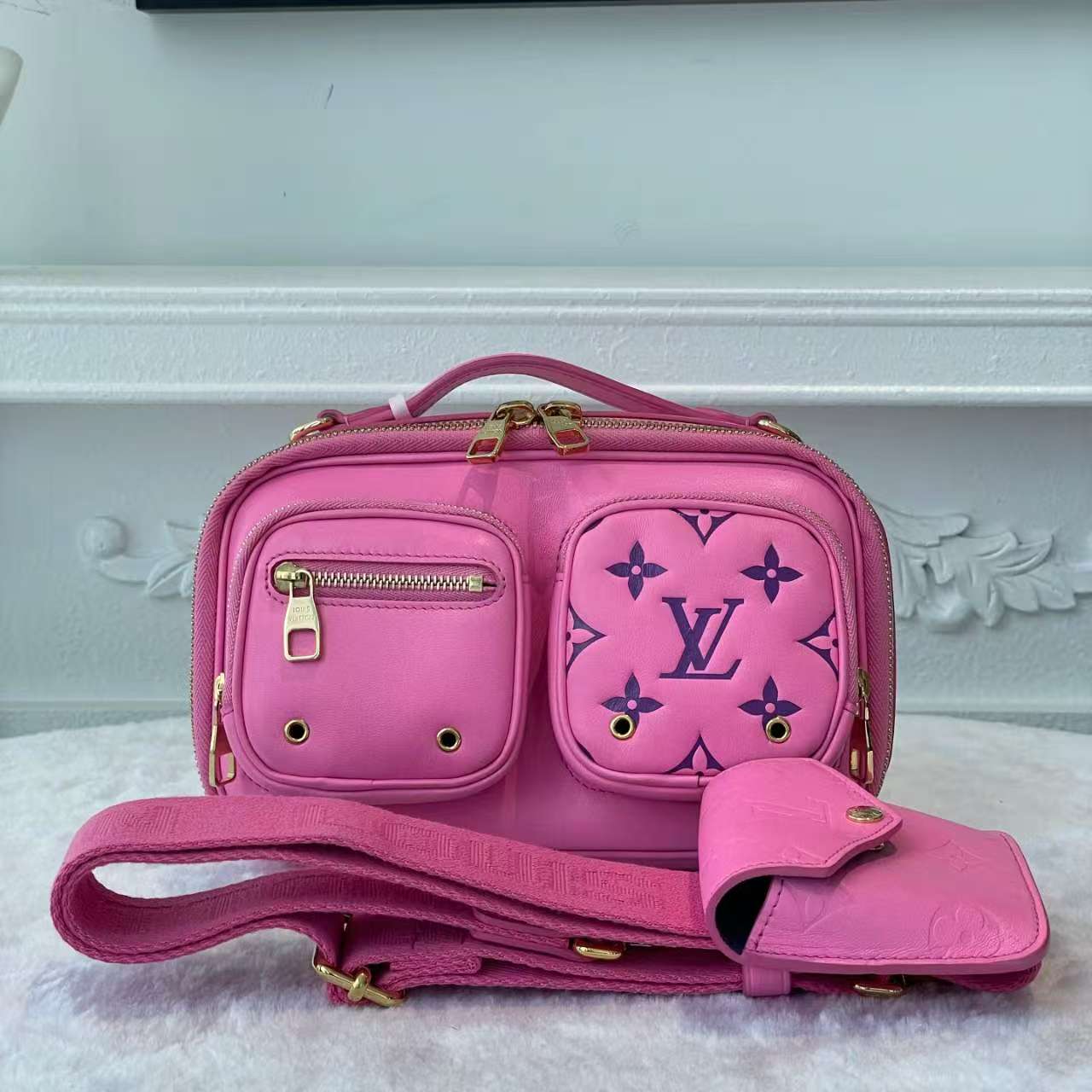 【#813】Pre-owned Louis Vuitton Canvas Crossbody Bags BJ11021L04095 Utility Pink
