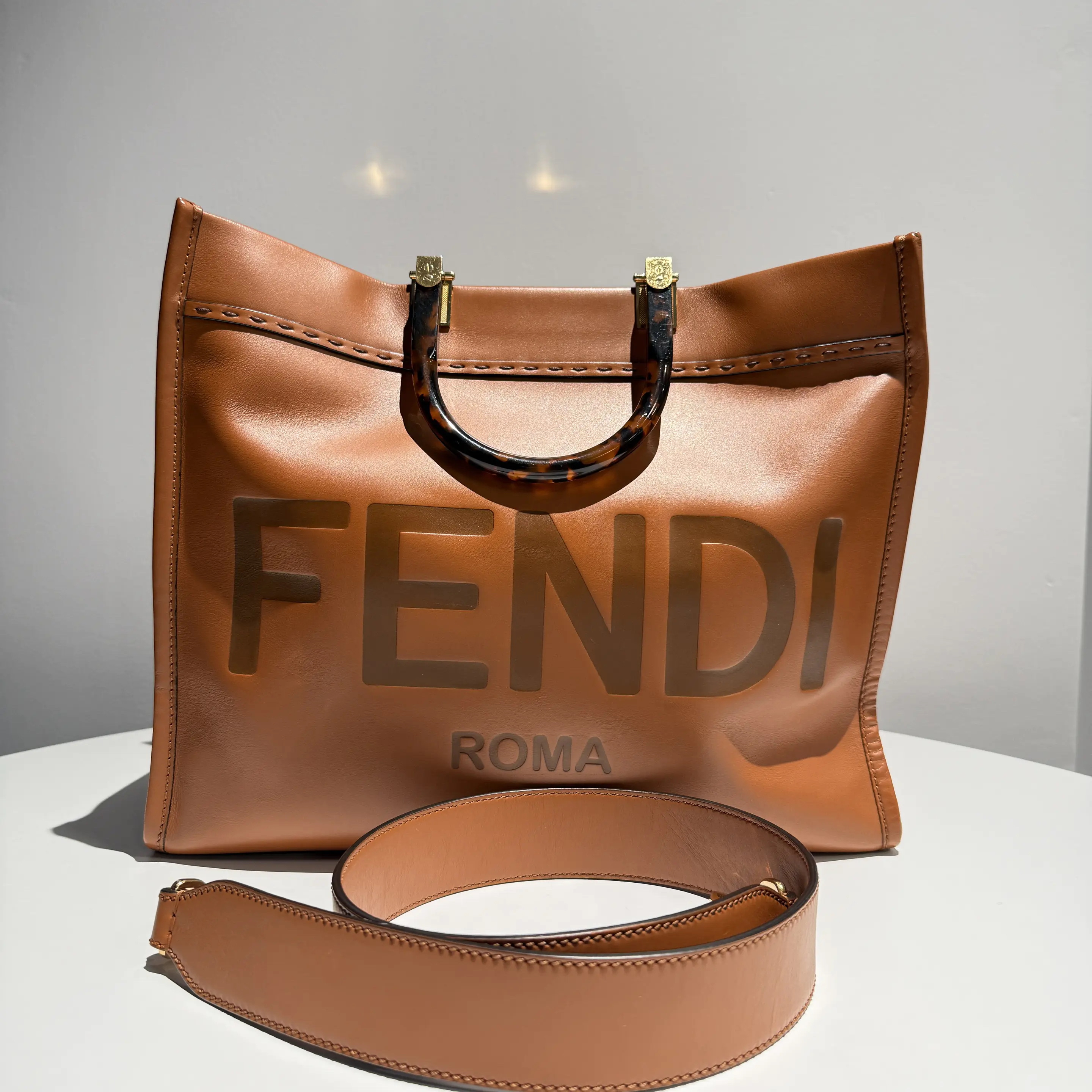 (123456)Pre-owned Fendi sunshine tote Brown golden hardware 