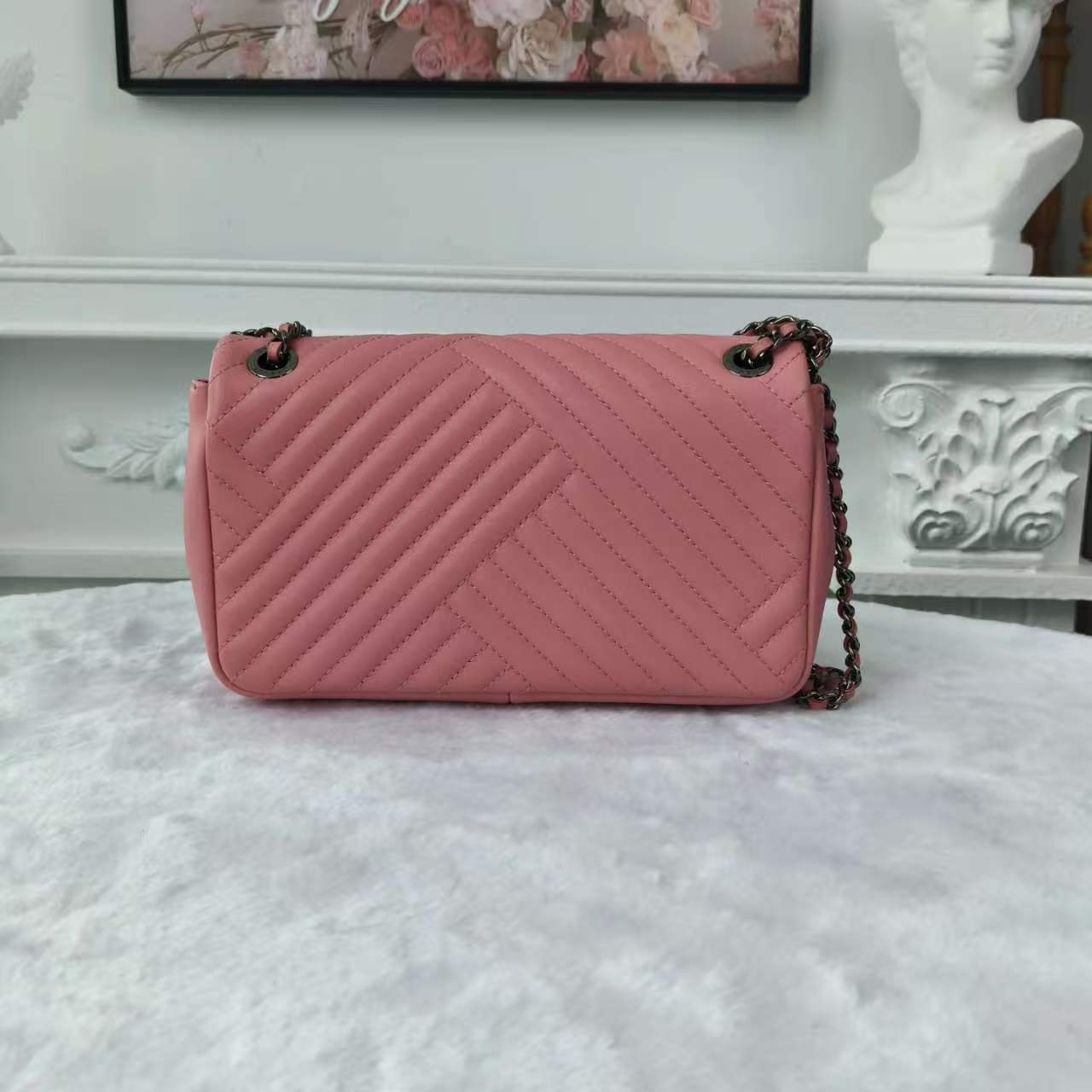【#747】Pre-owend Chanel Classic Flap Pink Calfskin Medium Shoulder Bag BJ11015&16050155