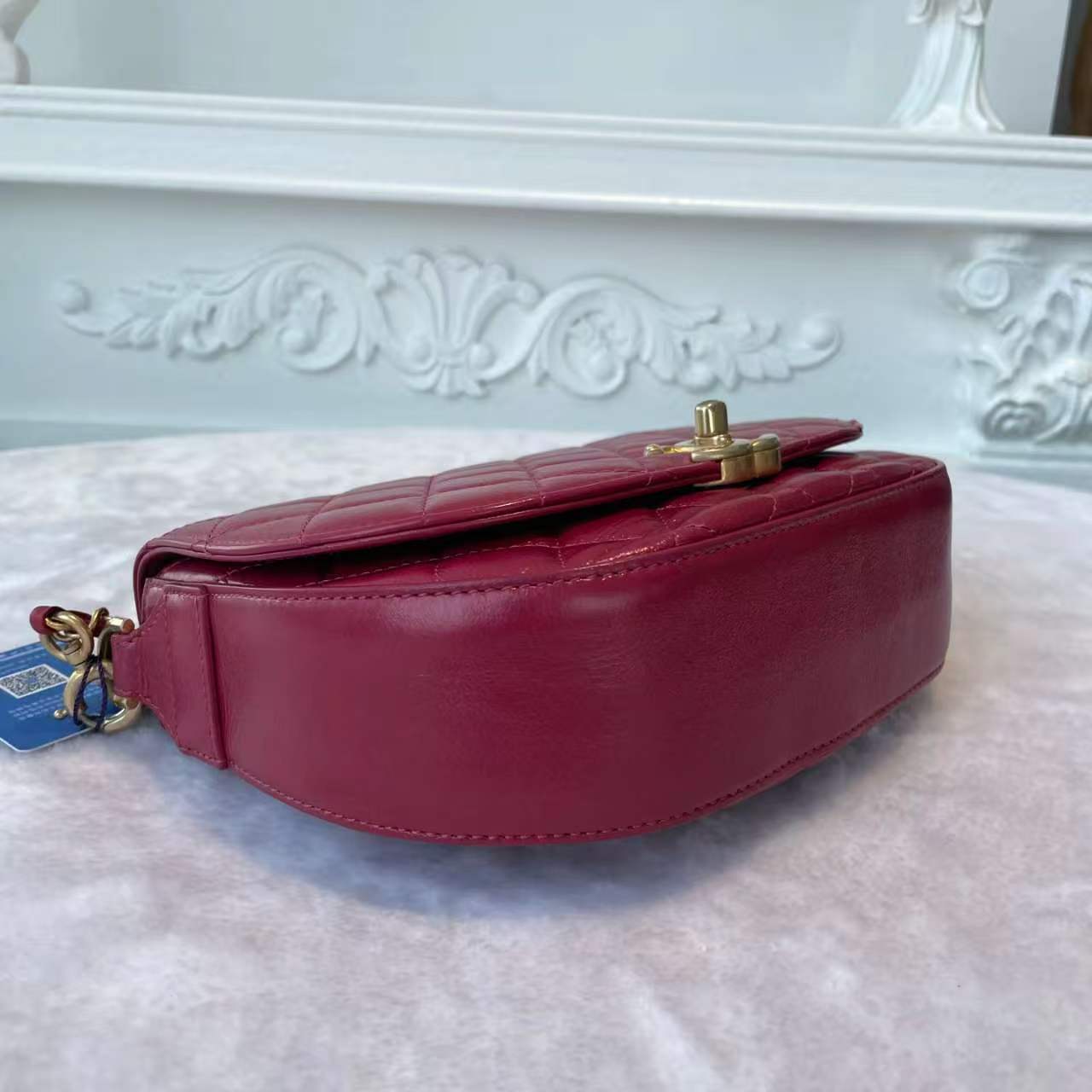 【#813】Pre-owned CHANEL Oil-Waxed Leather Shoulder Bags BJ1101804098 Seasonal Flap Bag Red