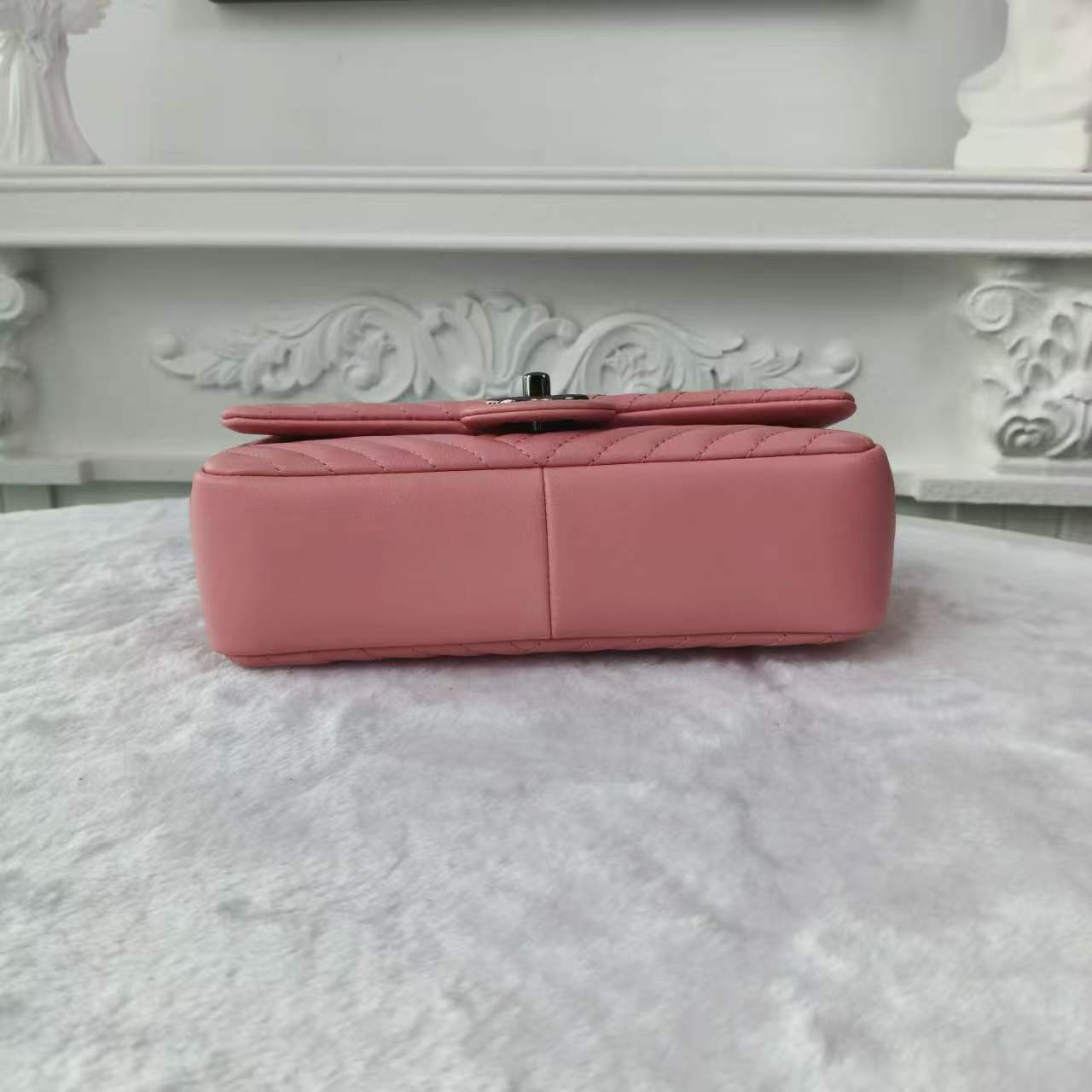 【#747】Pre-owend Chanel Classic Flap Pink Calfskin Medium Shoulder Bag BJ11015&16050155