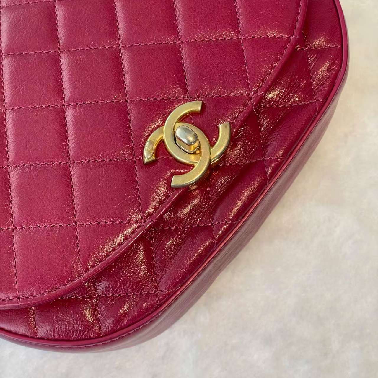 【#813】Pre-owned CHANEL Oil-Waxed Leather Shoulder Bags BJ1101804098 Seasonal Flap Bag Red