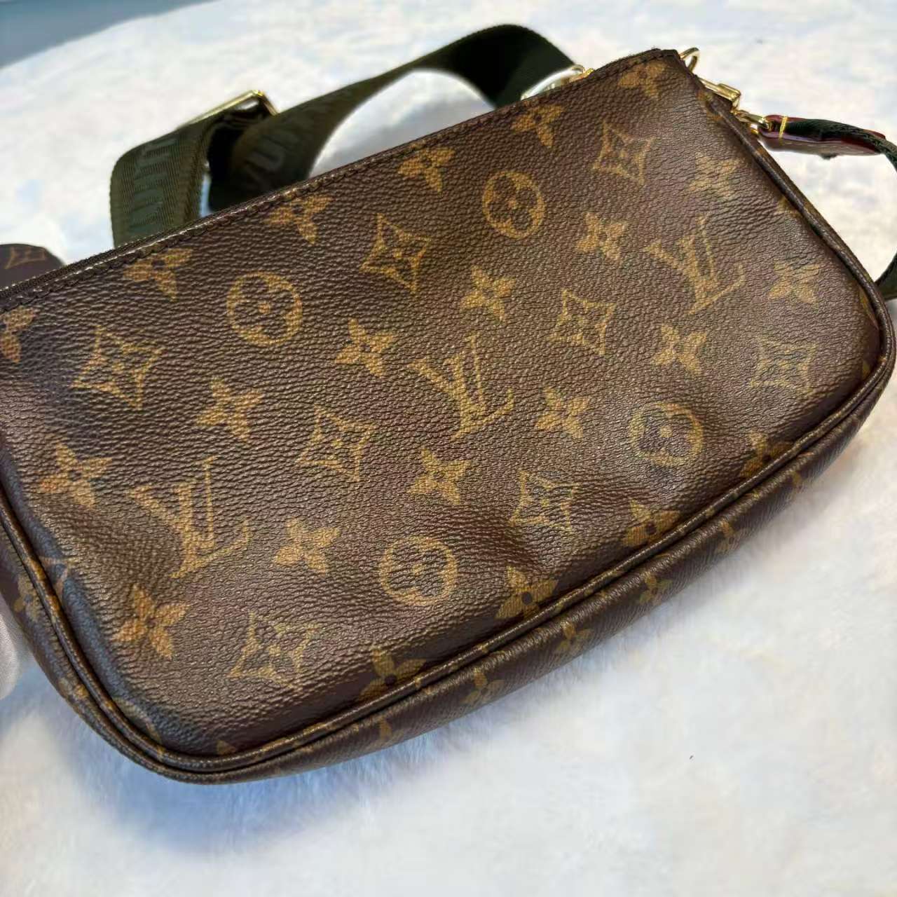 【#723】Pre-owned Louis Vuitton Multi Pochette Accessories  Monogram Greenstrap Calfskin Shoulder Bag BJ110MC04085