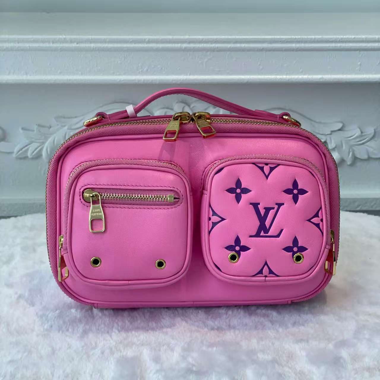 【#813】Pre-owned Louis Vuitton Canvas Crossbody Bags BJ11021L04095 Utility Pink