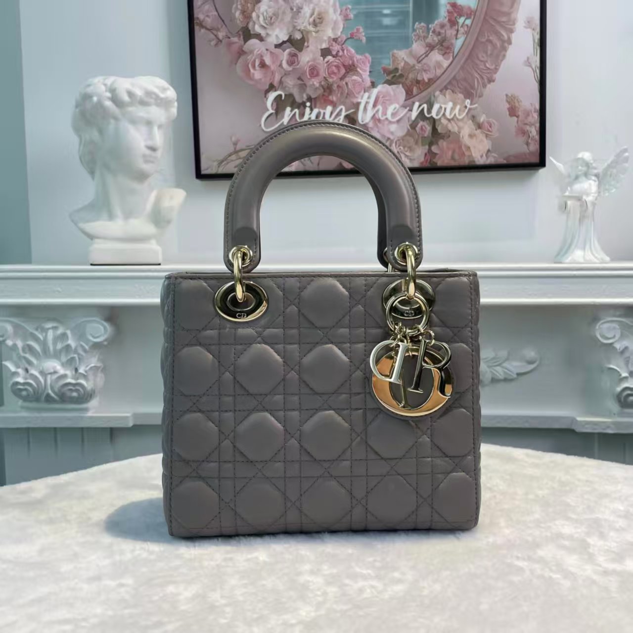 【#818】Pre-owned Dior Lady Dior Medium Size Gray BJ1109905015【Deposits 300$】【Installments #1 300$/2599$】