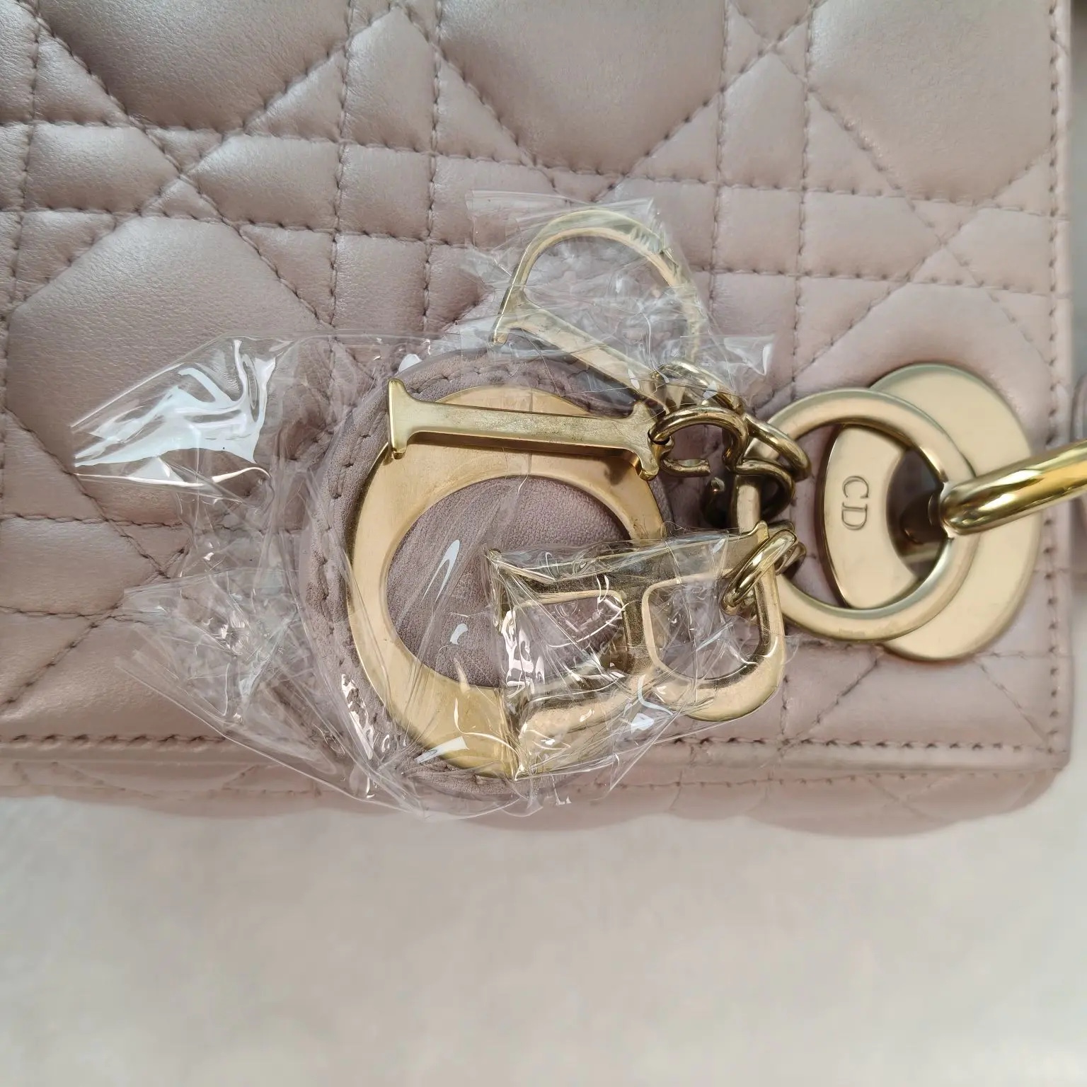 【#744】Pre-owend Dior Lady Dior Mini Pearl Pink Lambskin Shoulder Bag BJ11017050135