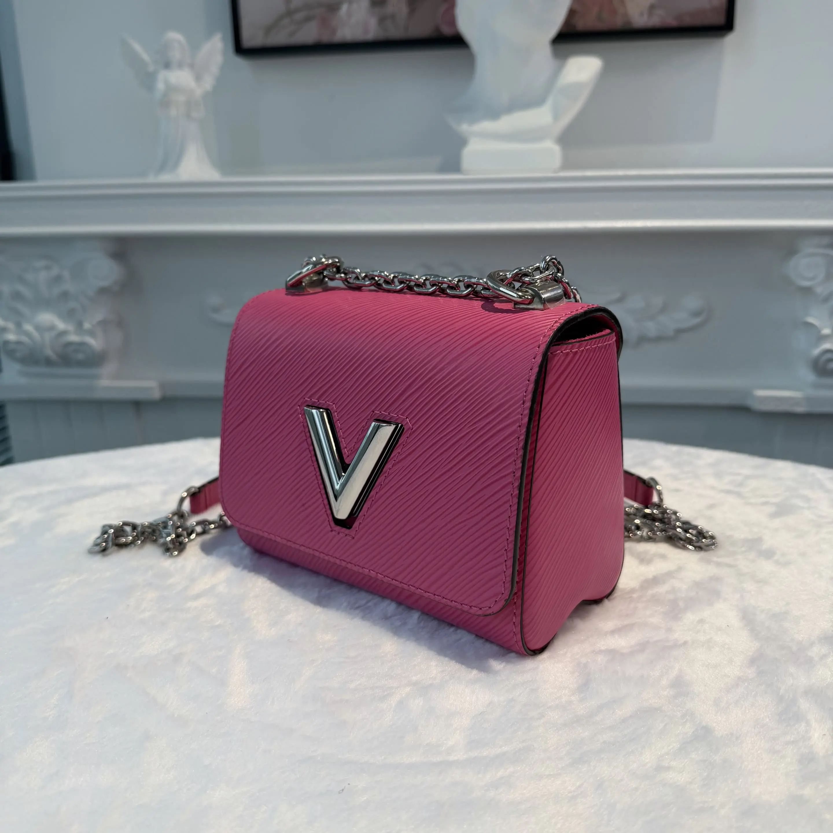 [#627]Pre owned Louis Vuitton Twist Pink EPI Calfskin mini Silver Hardware BJ110MC04075