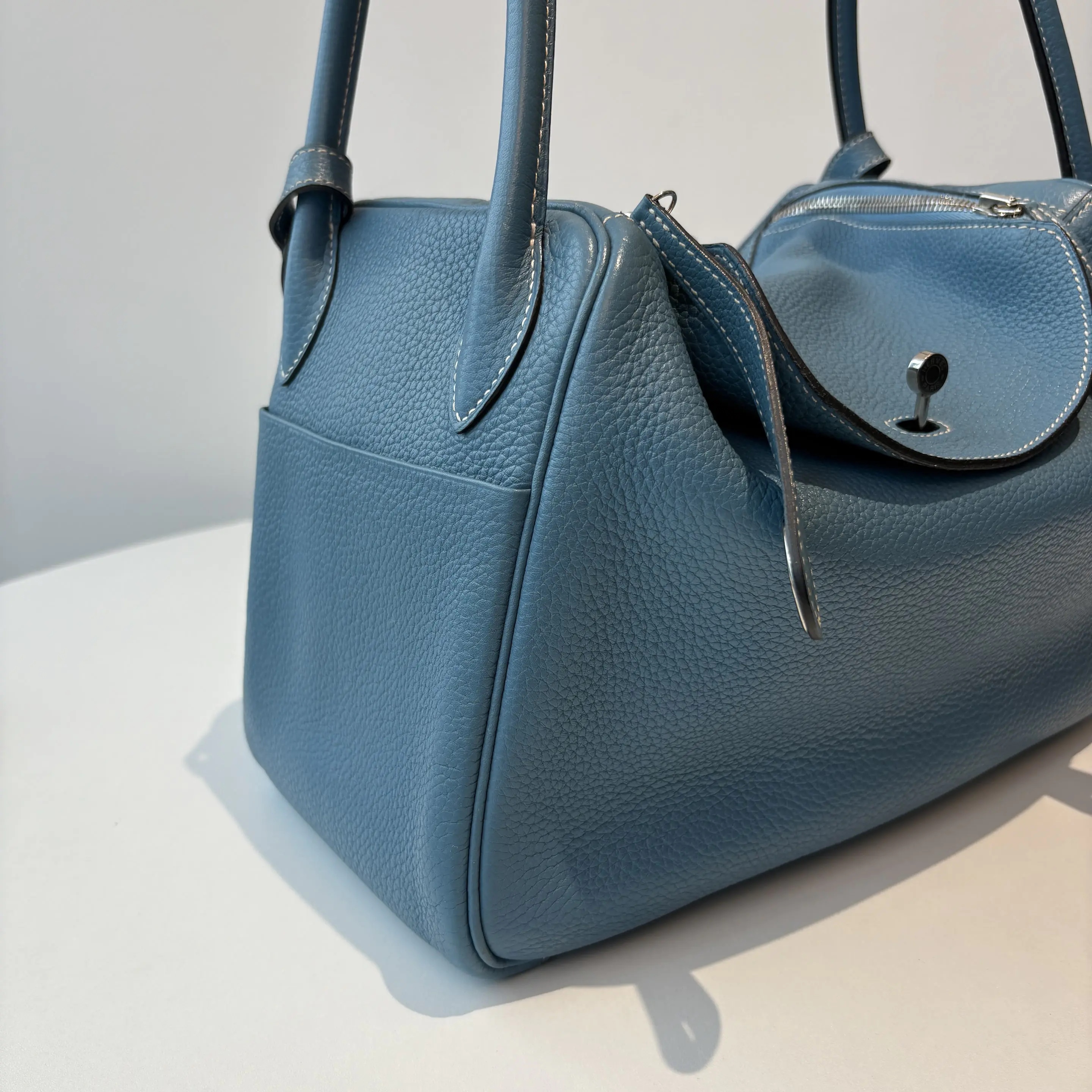 [#670]Pre owned Hermes Lindy 18 Silver Hardware BJ110&05024