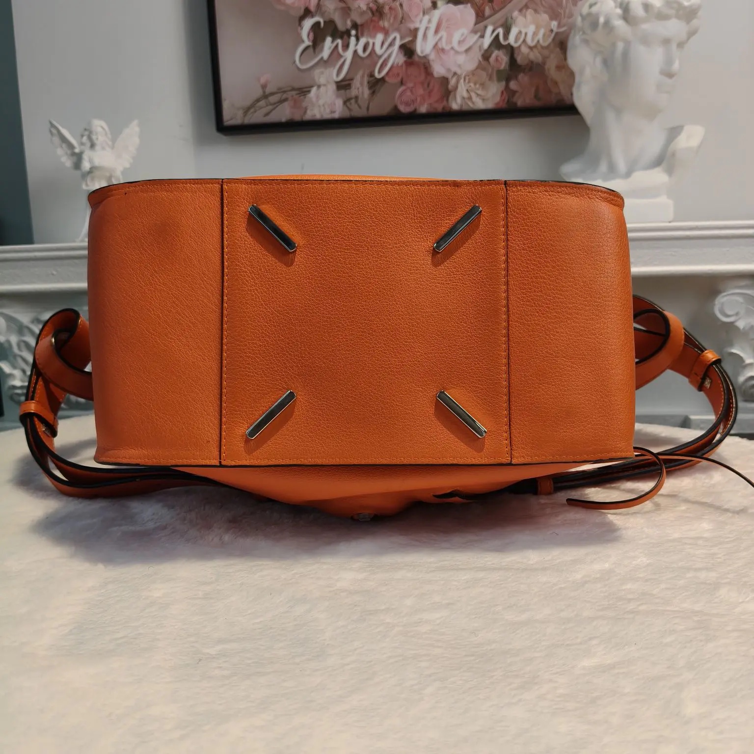 [#705]Pre owned Loewe Anton Calfskin Orange Crossbody bag BJ110&0404