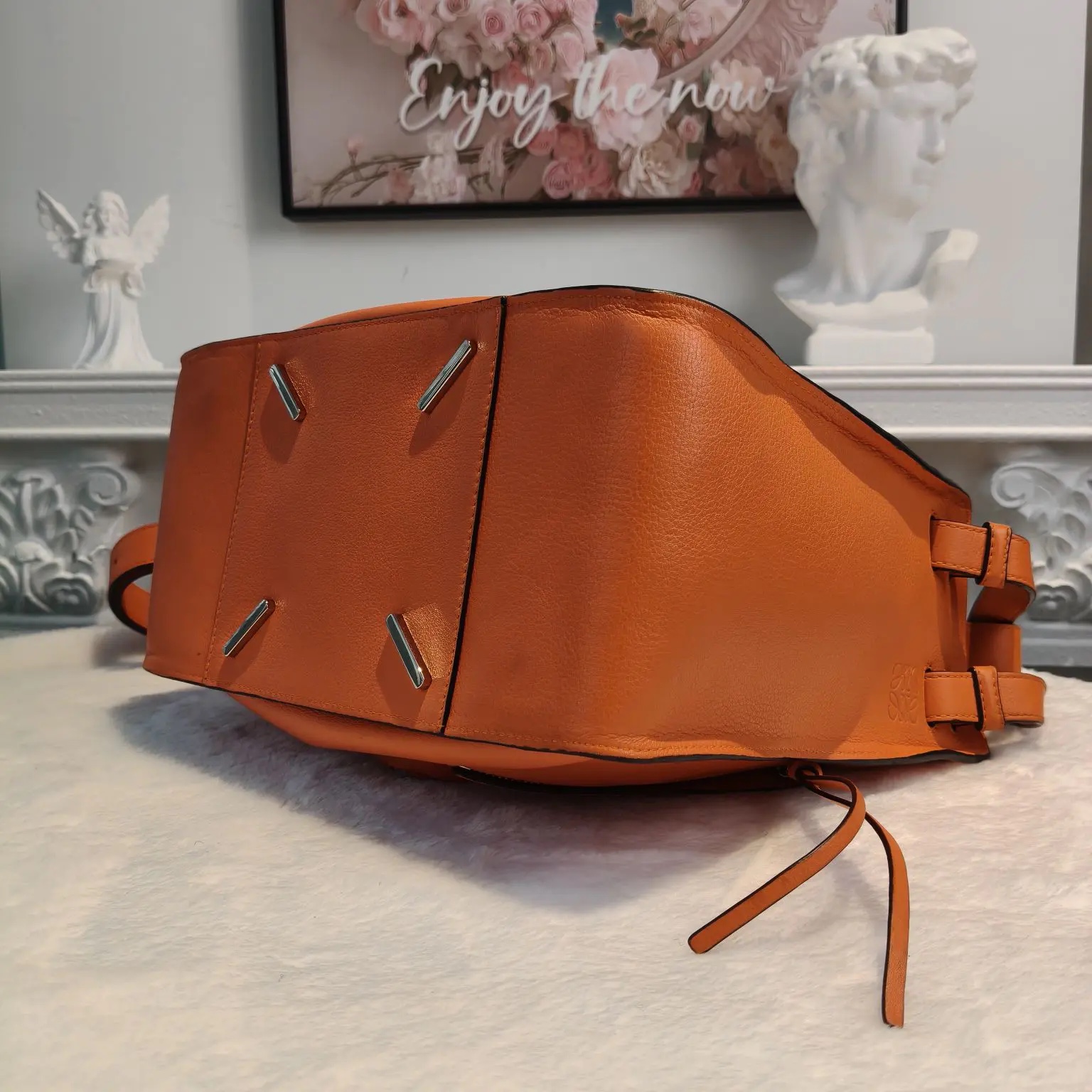 [#705]Pre owned Loewe Anton Calfskin Orange Crossbody bag BJ110&0404