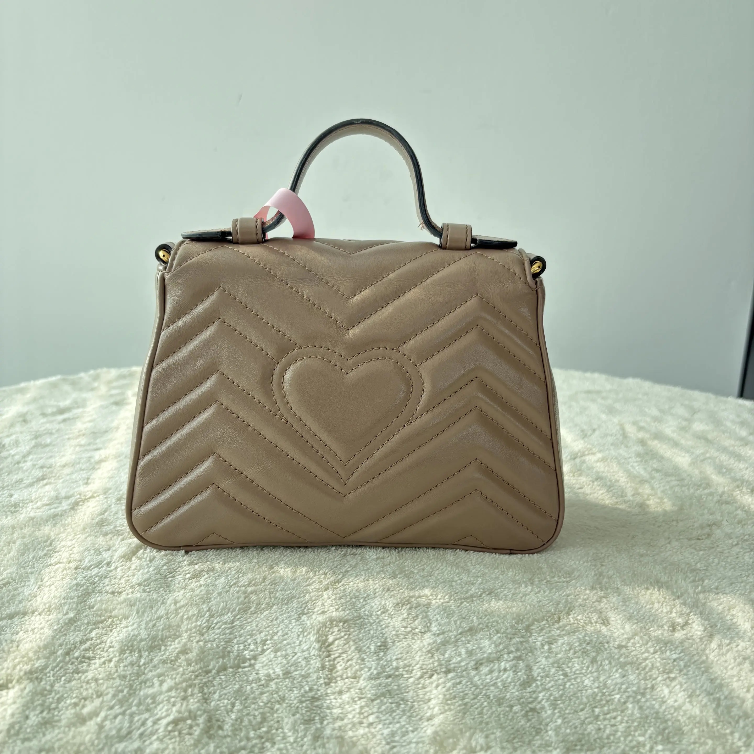 [#677]Pre owned Gucci Marmont 22 Top handle Calfskin Small Golden hardware BJ1101804048