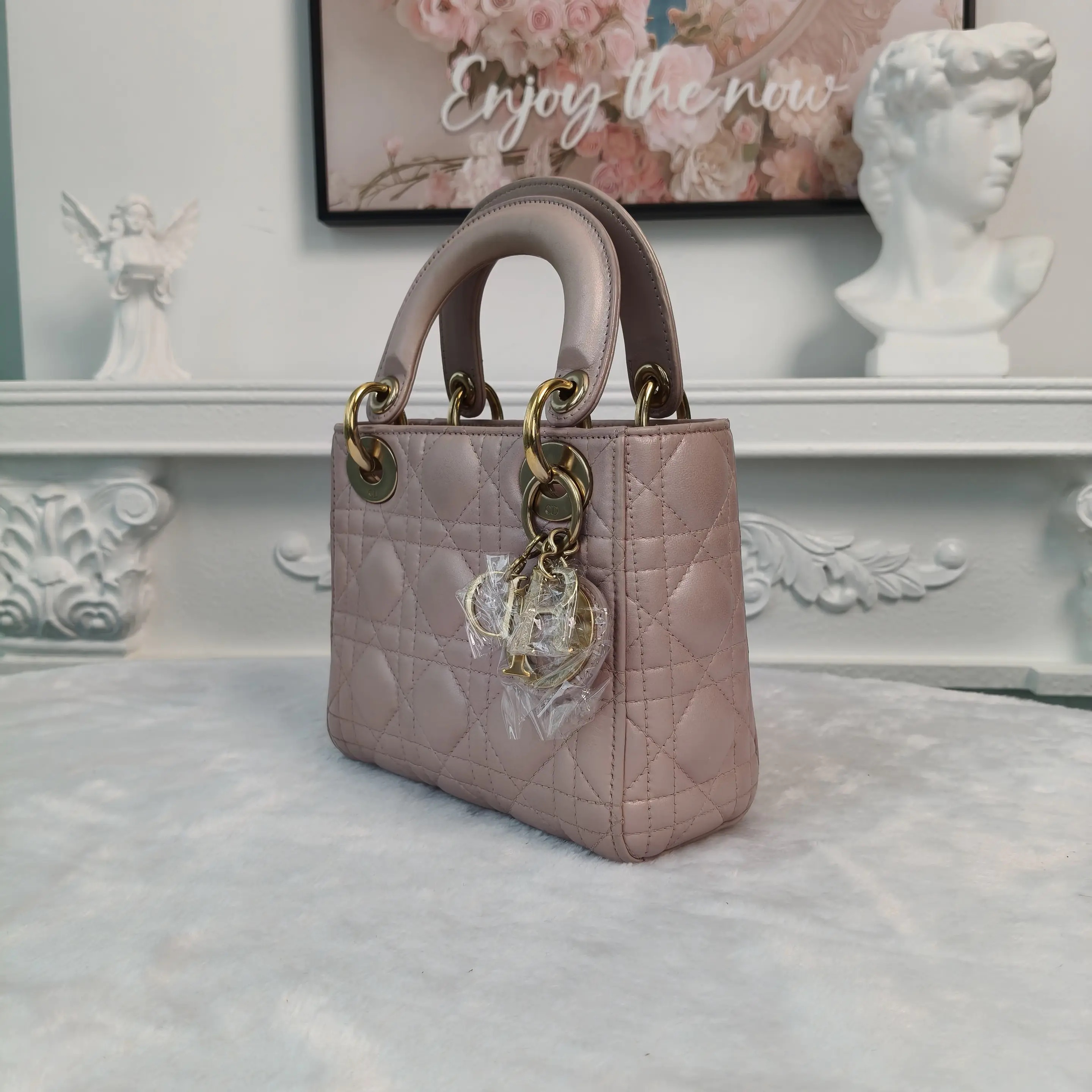 【#744】Pre-owend Dior Lady Dior Mini Pearl Pink Lambskin Shoulder Bag BJ11017050135