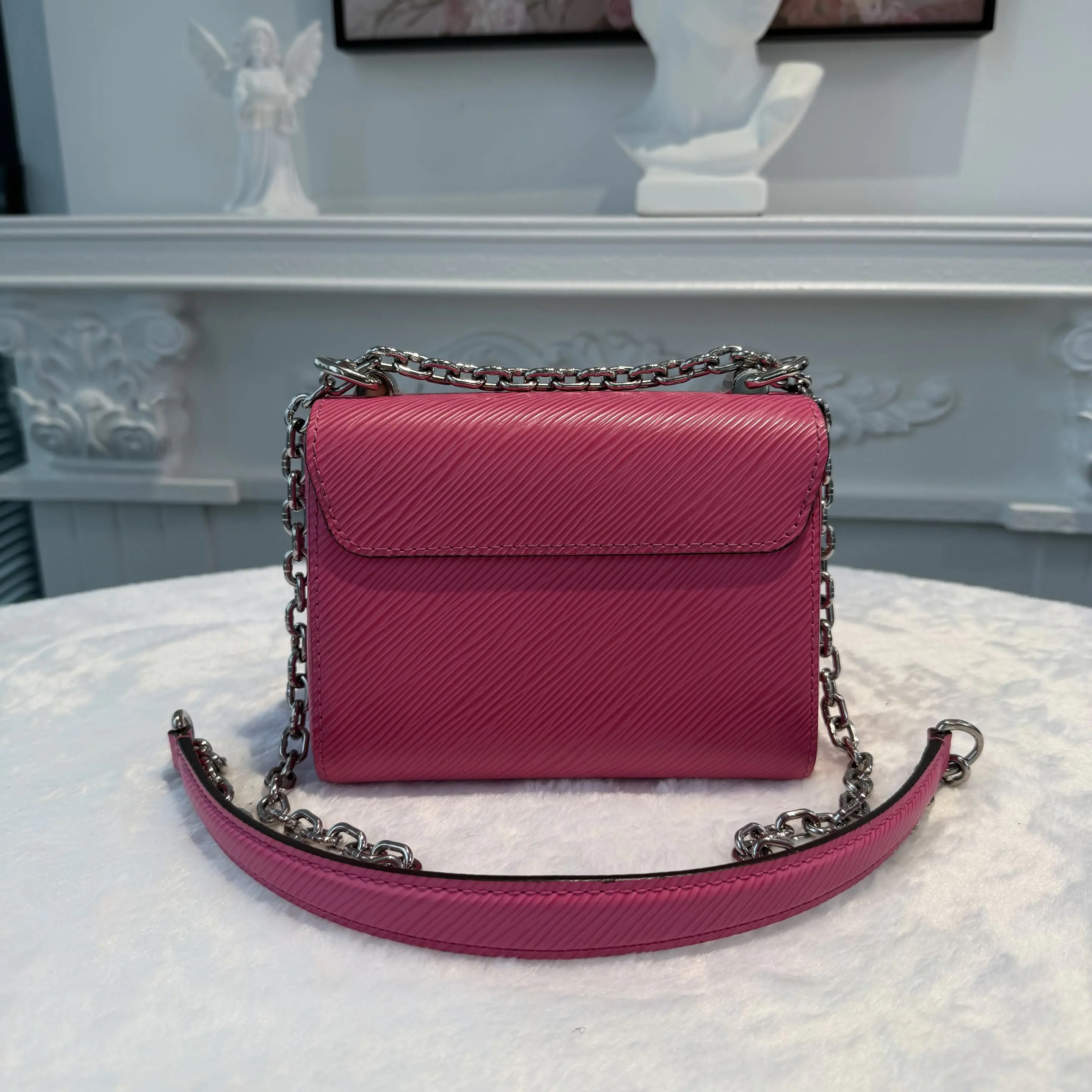 [#627]Pre owned Louis Vuitton Twist Pink EPI Calfskin mini Silver Hardware BJ110MC04075