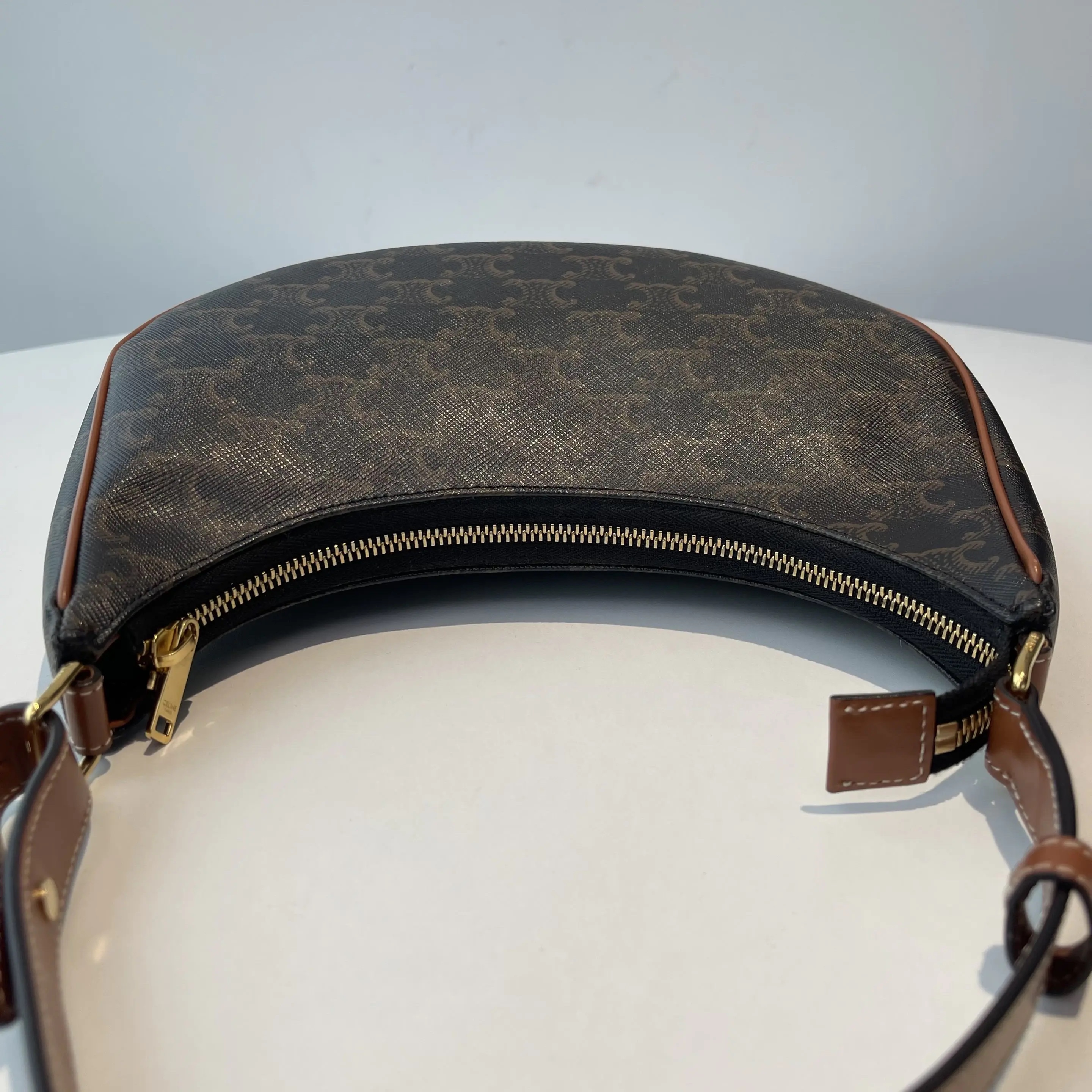 [#671]Pre owned Celine AVA monogram Calfskin BJ110&04055