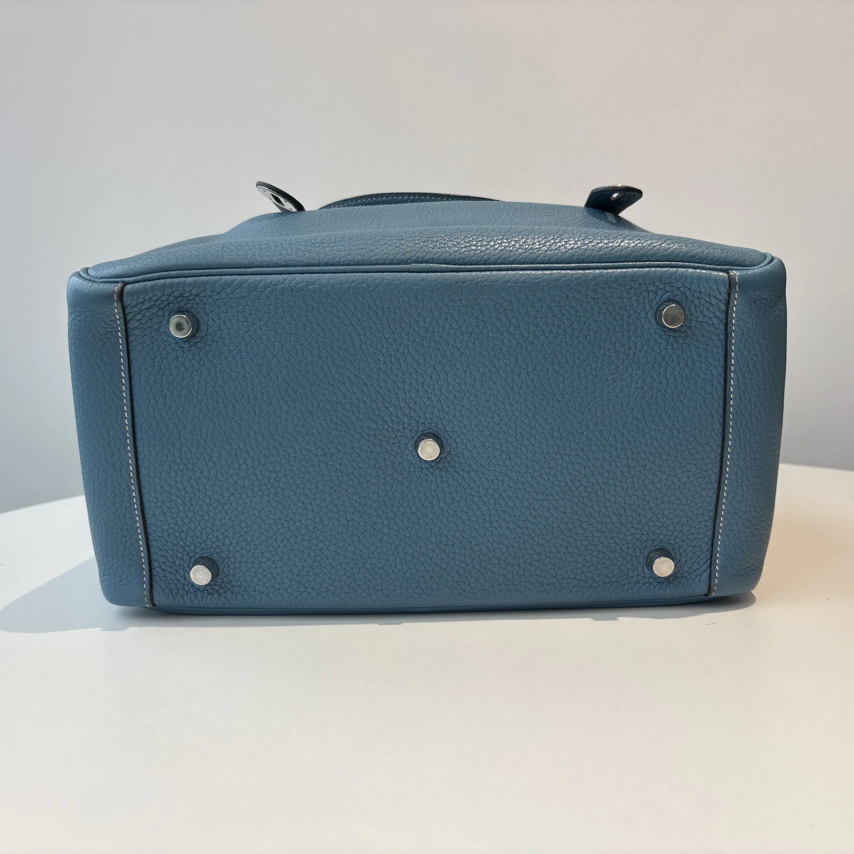 [#670]Pre owned Hermes Lindy 18 Silver Hardware BJ110&05024