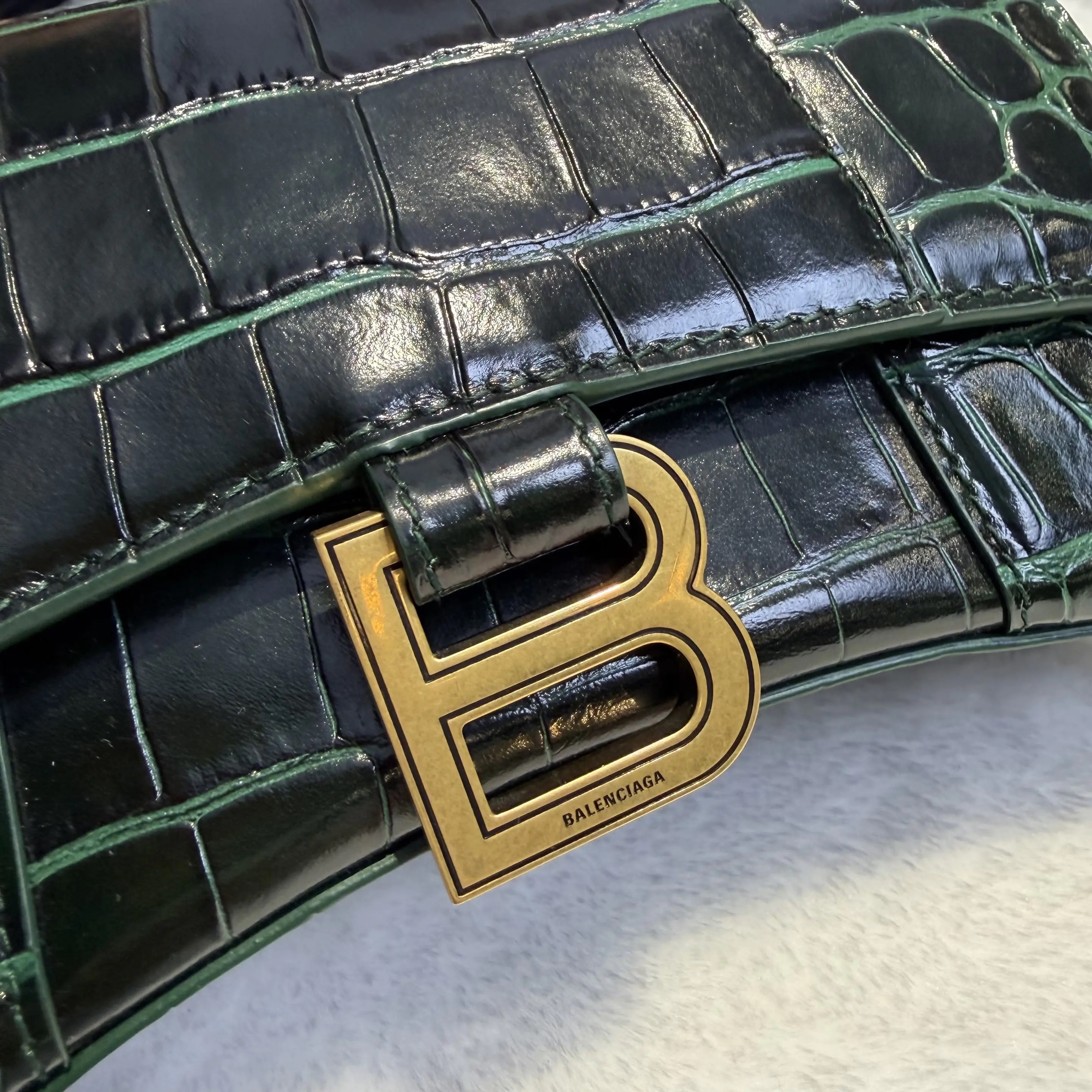 [#607]Pre owned Balenciaga Hourglass Green Calfskin XS Golden Hardware BJ110&04053