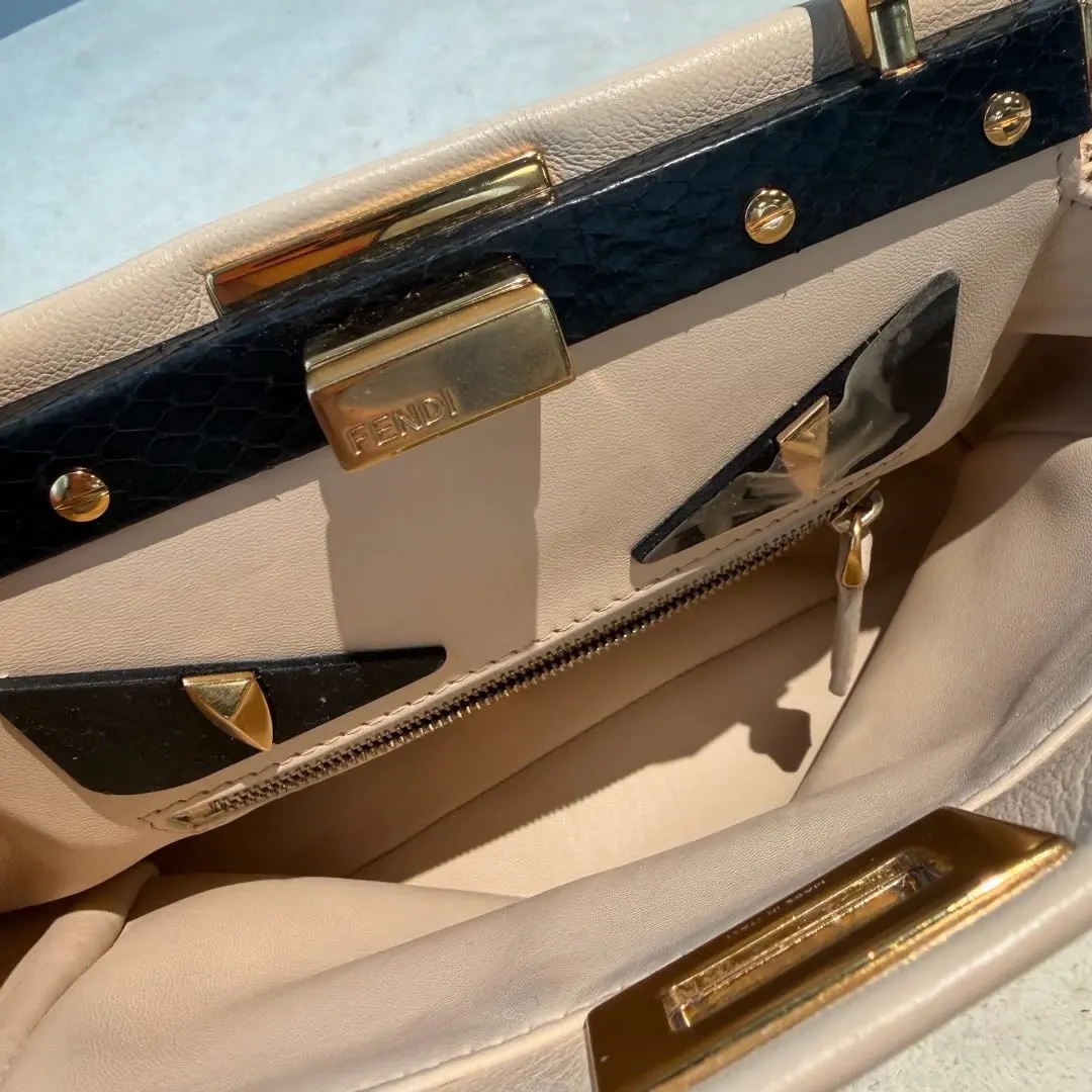 [#673]Pre owned Peekaboo Small snake skin handle BJ110&0403