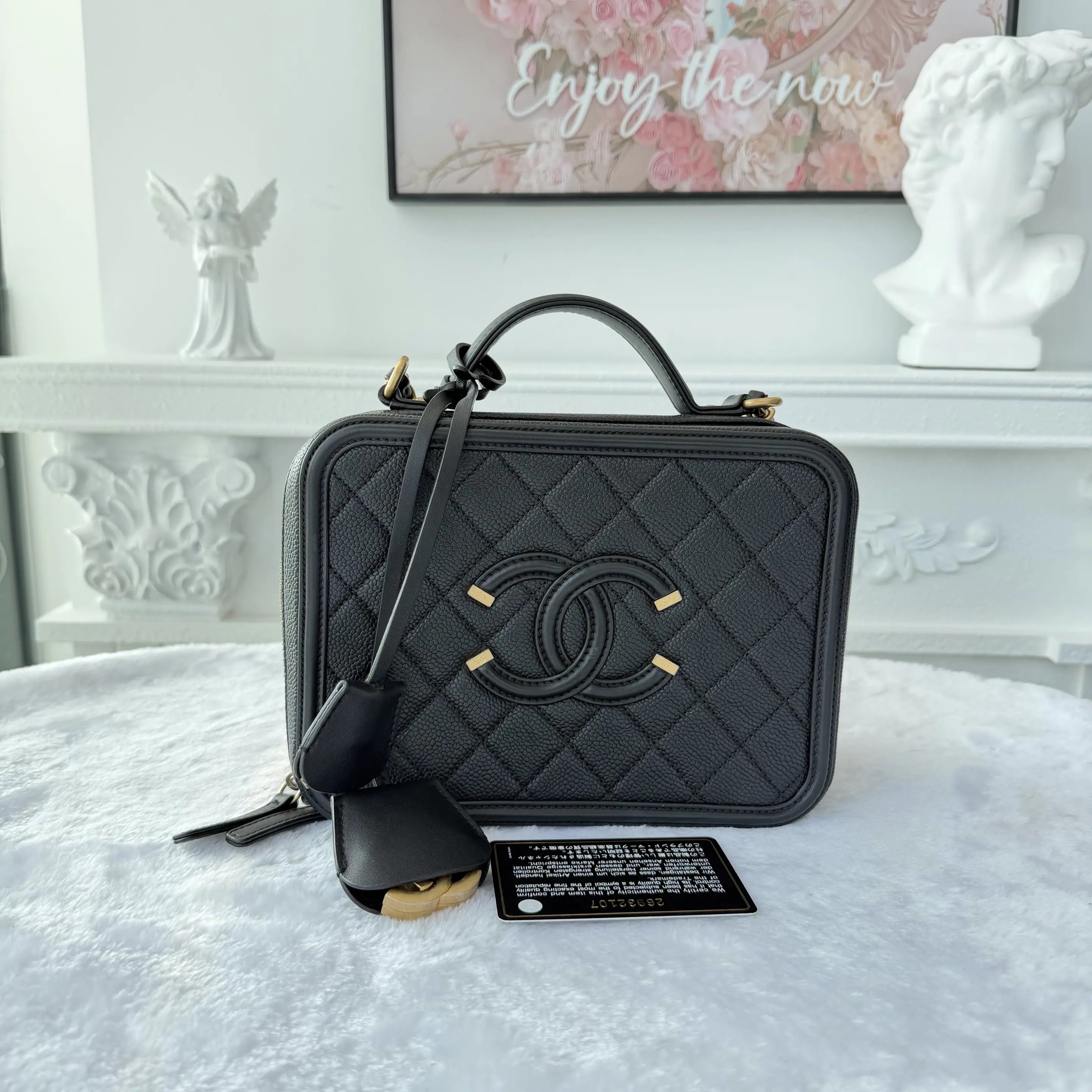 [#714]Pre owned Chanel Vanity Case Medium Golden hardware Crossbody bag BJ11018050155