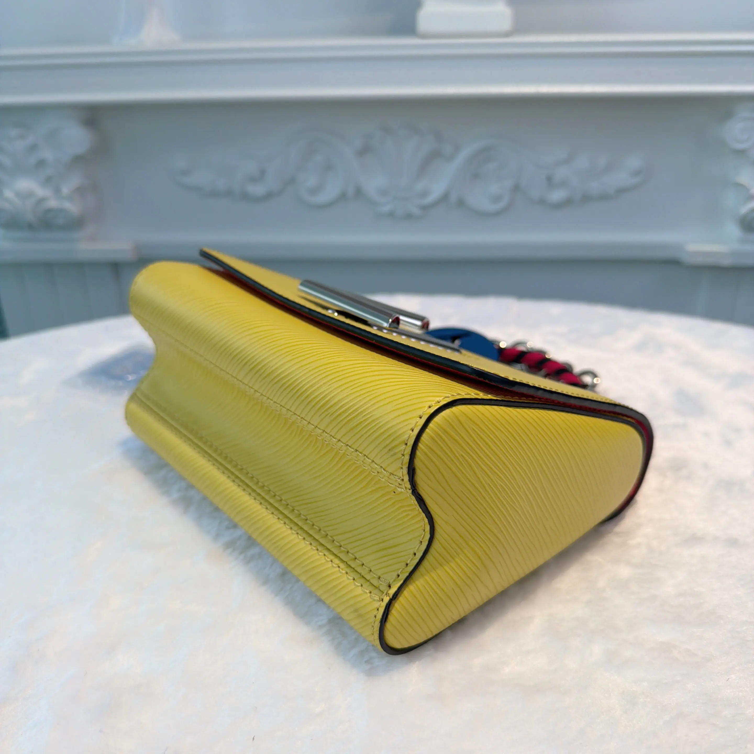 [#632]Pre owned Louis Vuitton Twist Yellow EPI Calfskin