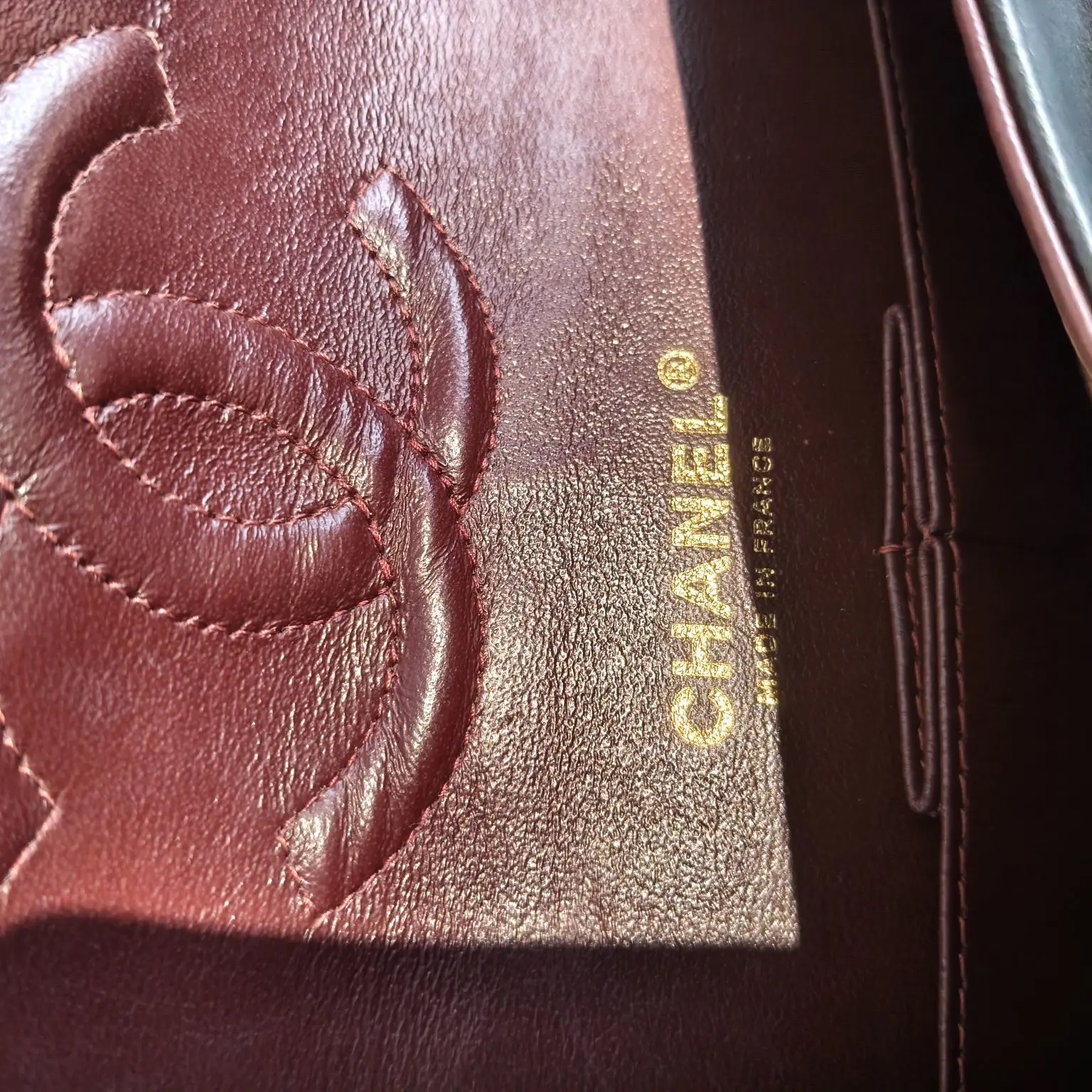 [#704]Pre owned Chanel Classic Flap Lamb skin Medium Golden Hardware Crossbody BJ 110&050255