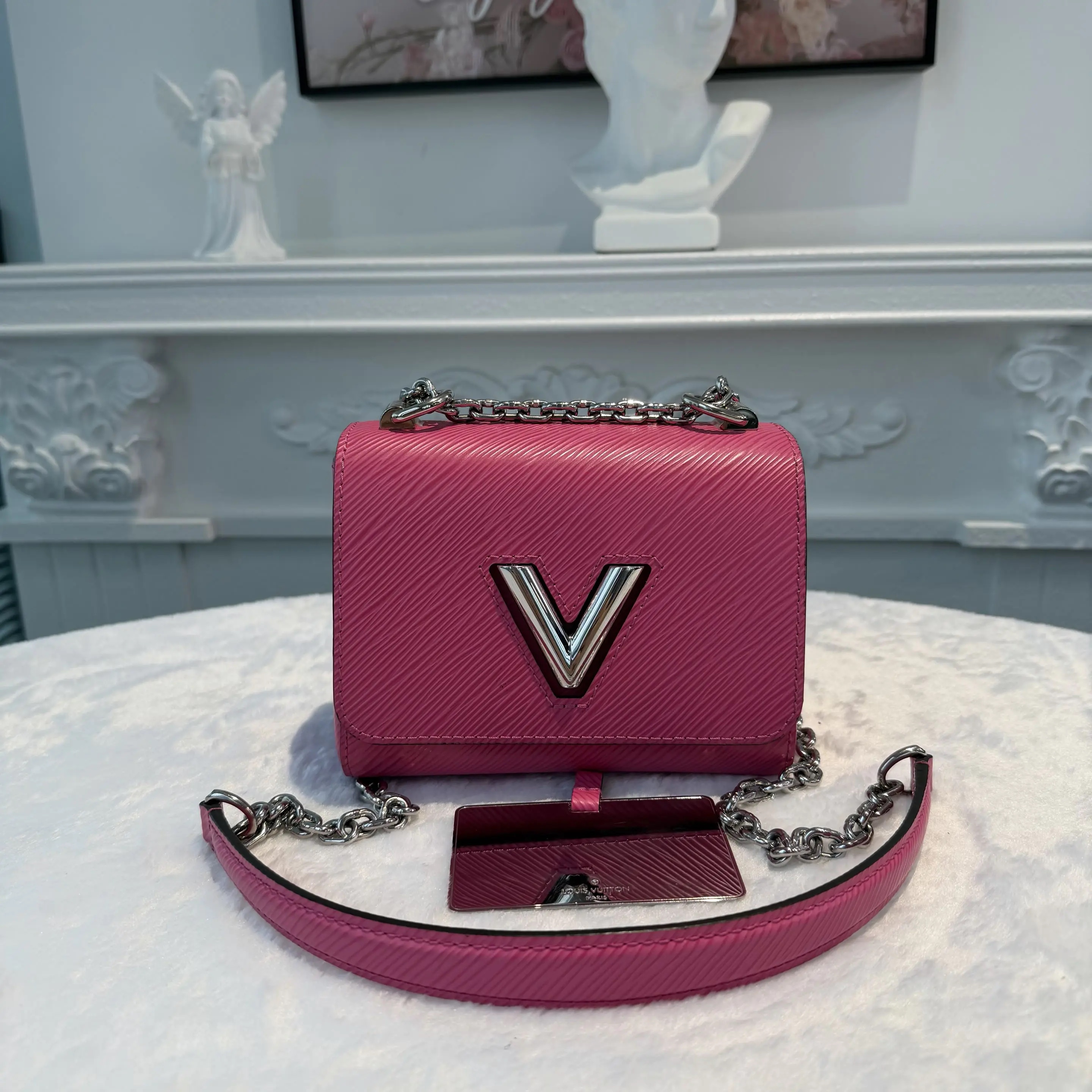 [#627]Pre owned Louis Vuitton Twist Pink EPI Calfskin mini Silver Hardware BJ110MC04075