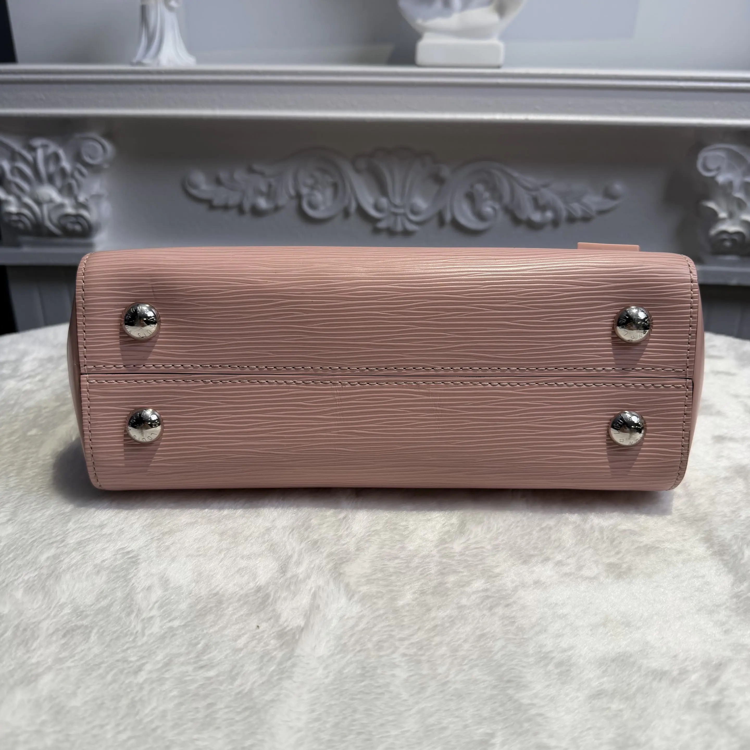 [#634]Pre owned Louis Vuitton Cluny Pink EPI Calfskin BB BJ110&04055