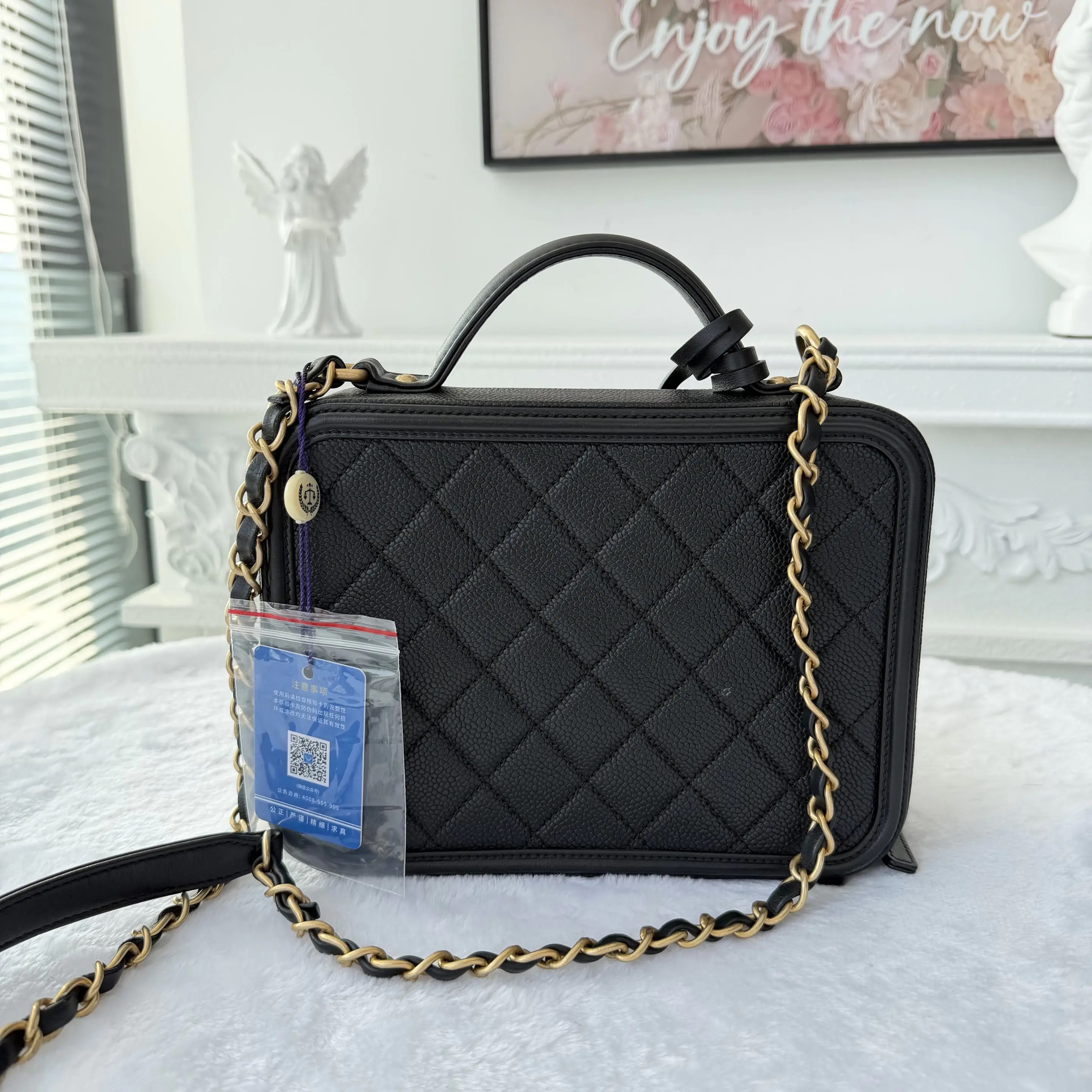 [#714]Pre owned Chanel Vanity Case Medium Golden hardware Crossbody bag BJ11018050155