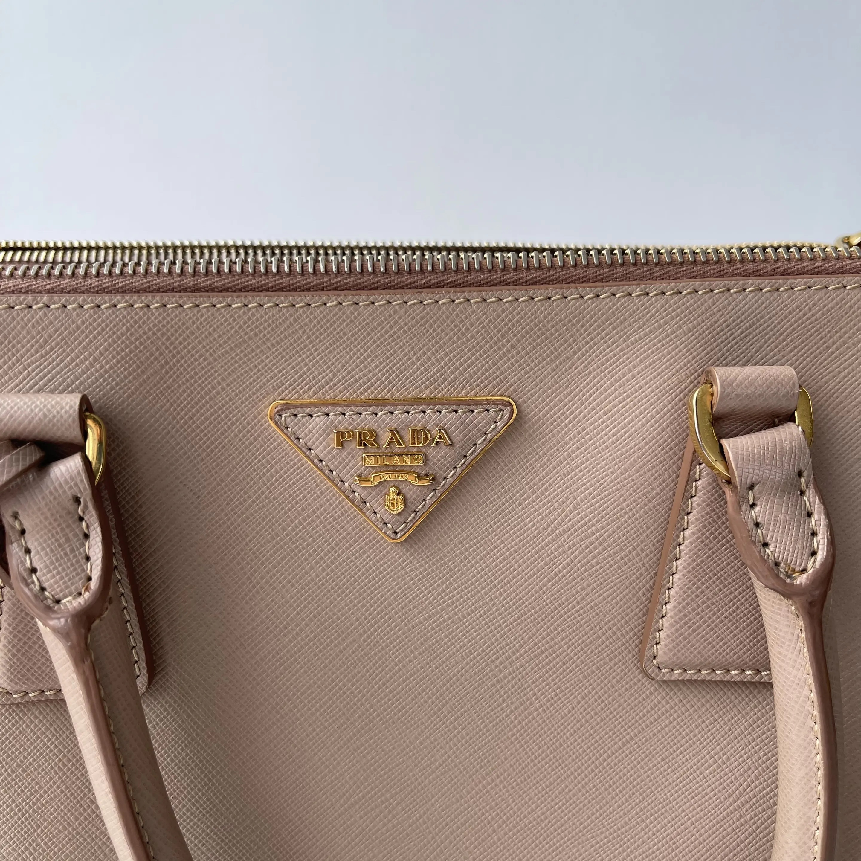 [#664]Pre owned Prada Killer bag Medium Calfskin Golden Hardware BJ110&04022