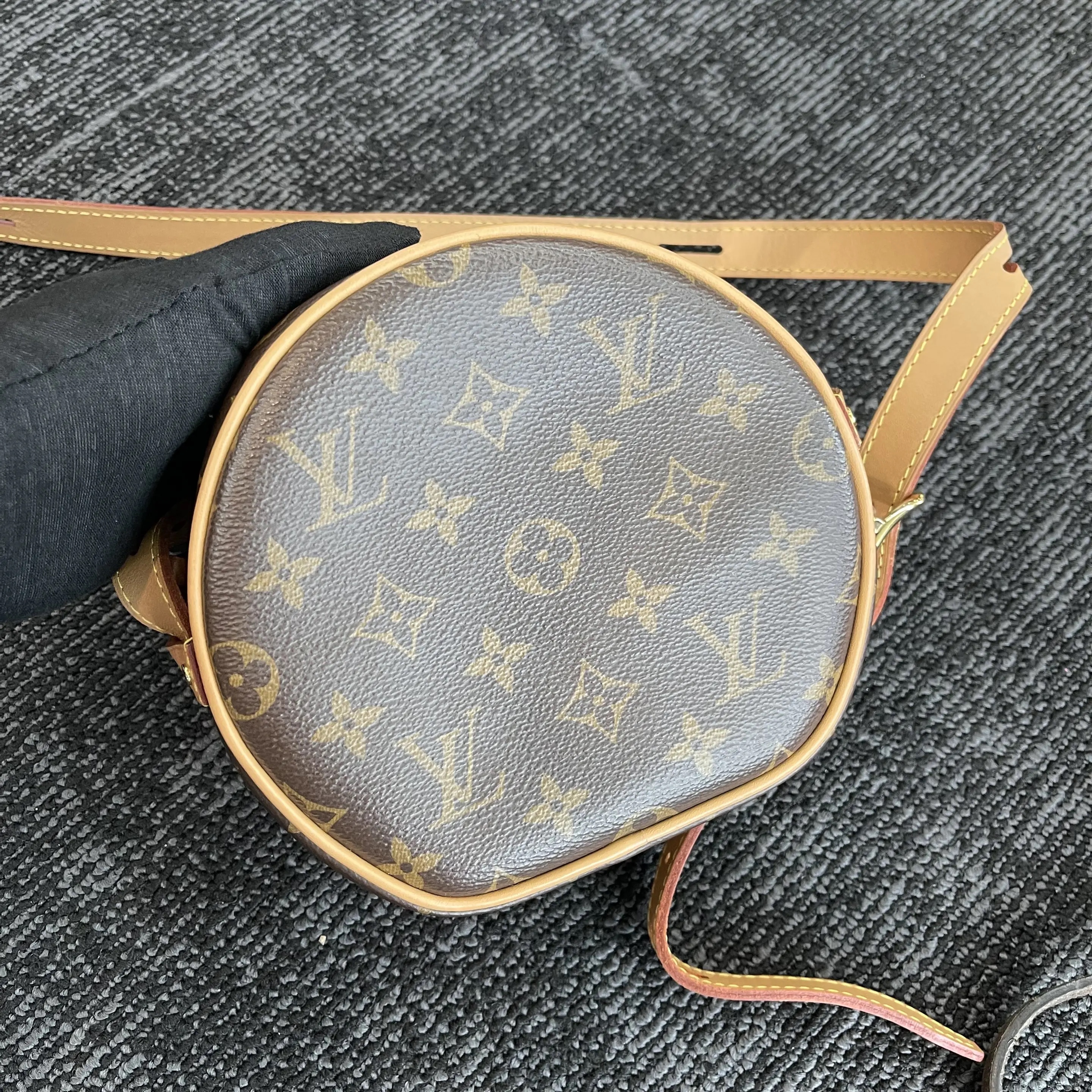 [#652]Pre owned Louis Vuitton Convas Small BJ110&04055