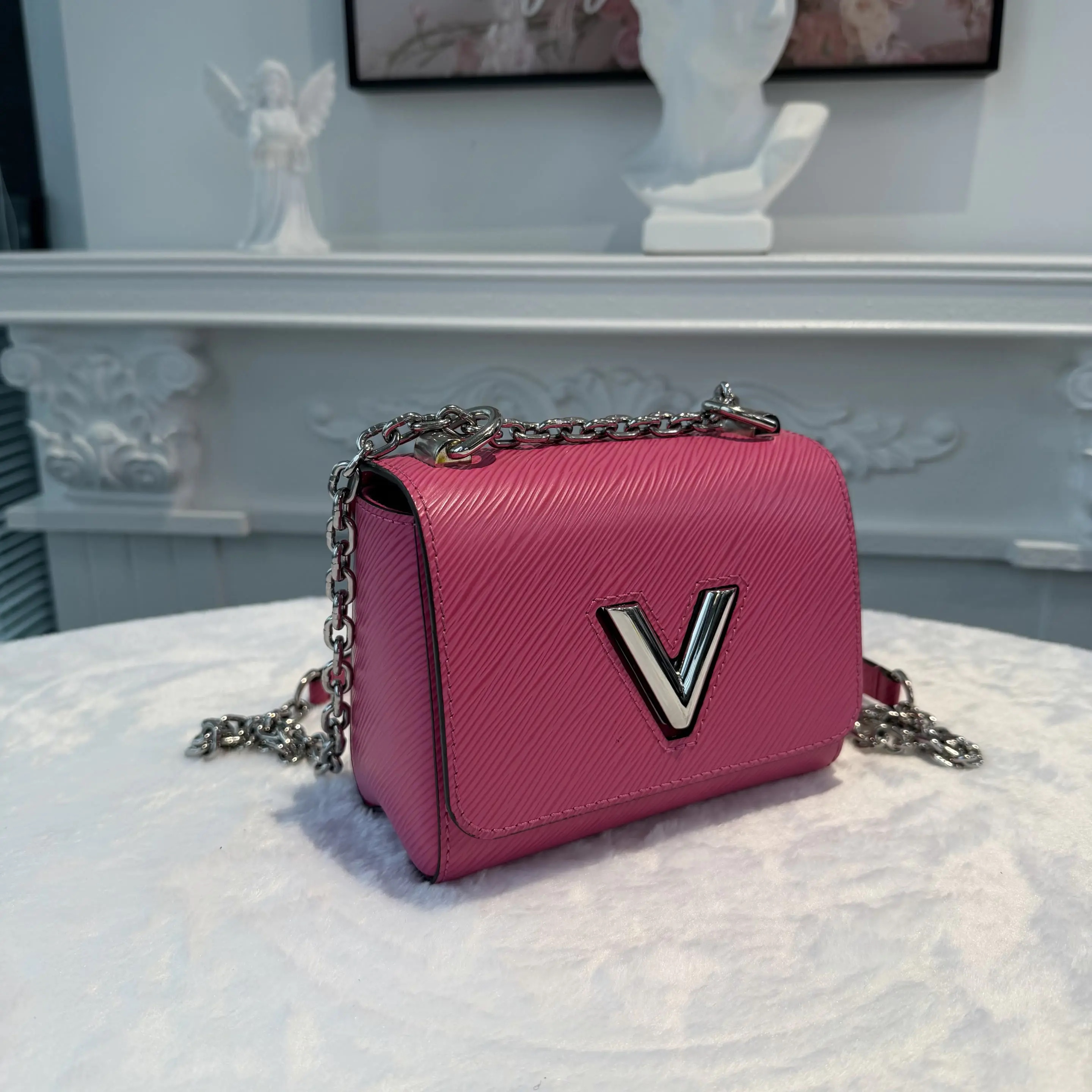 [#627]Pre owned Louis Vuitton Twist Pink EPI Calfskin mini Silver Hardware BJ110MC04075
