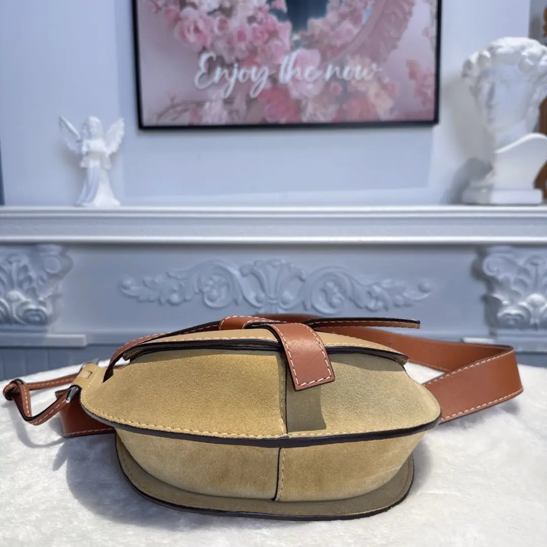 [#693]Pre owned Loewe Gate Brown Calfskin Mini BJ110&&04040